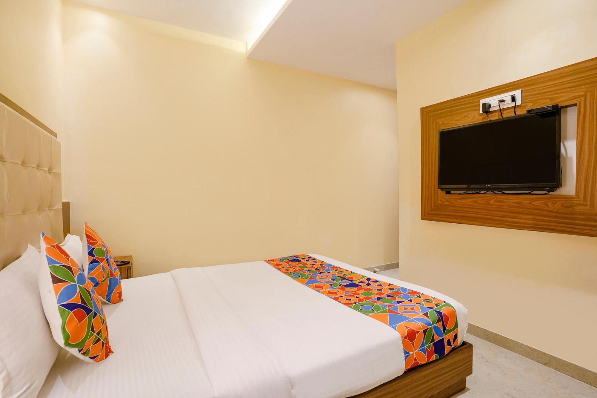 Fabexpress Wynd - Nr International Airport