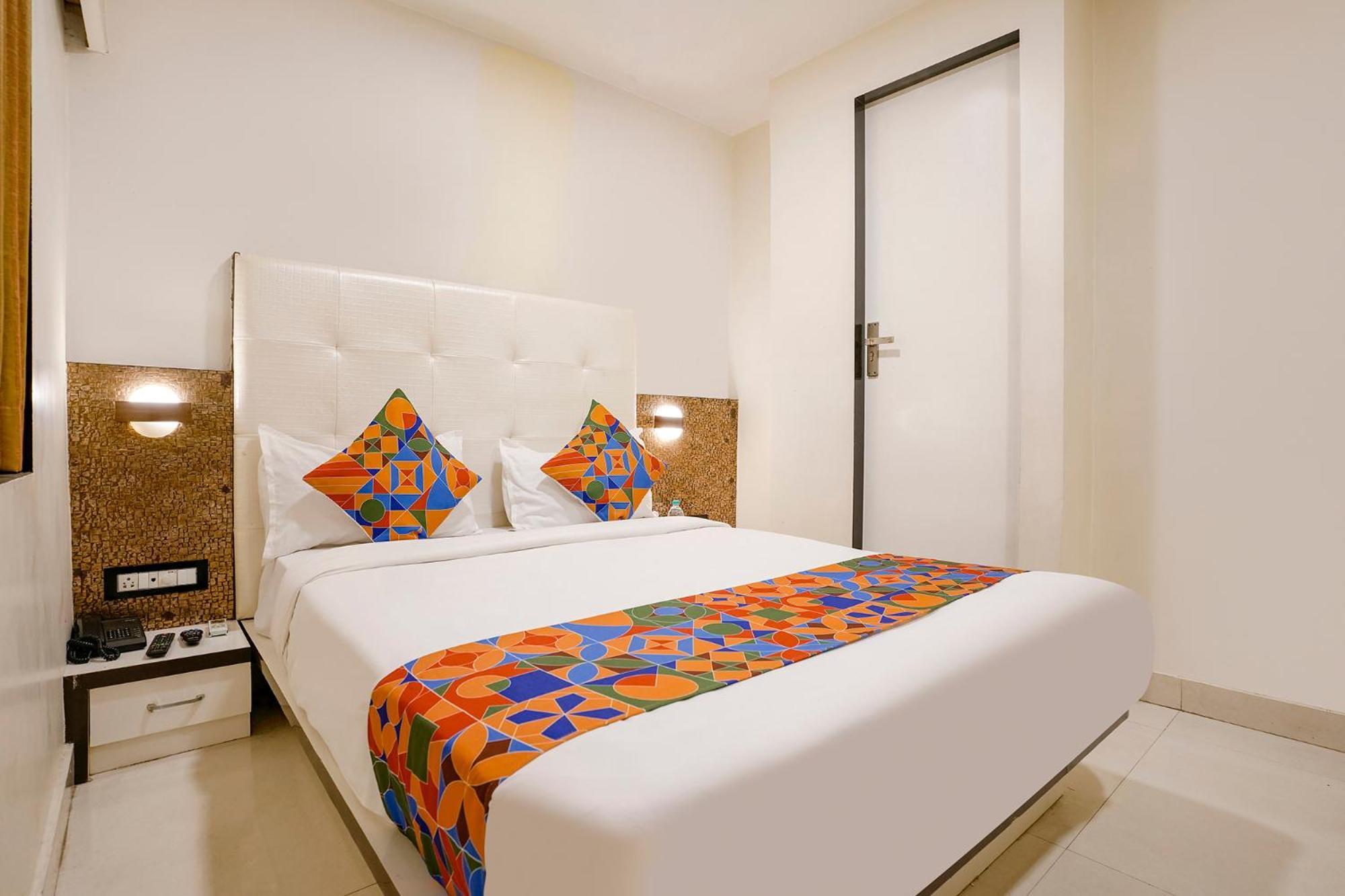 Fabexpress Golden Star Guest house