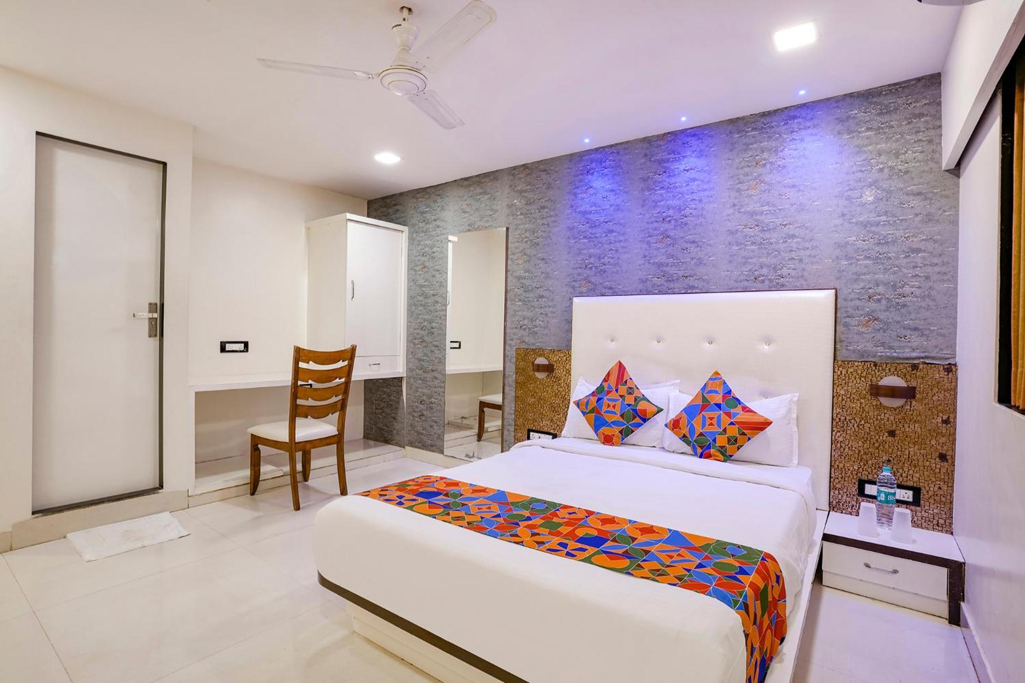 Fabexpress Golden Star Guest house