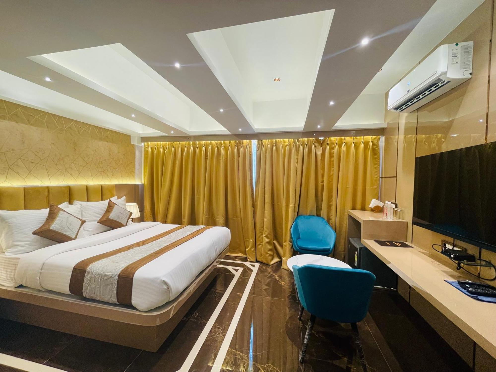 Home2 Renaissance Club Mumbai