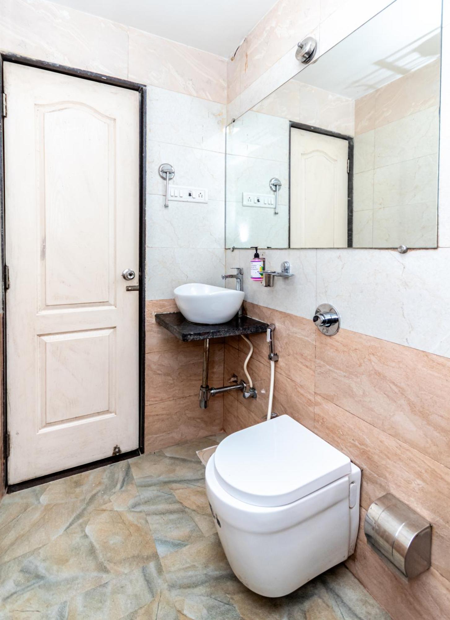 Treebo Laaiba Residency Hotel 3*