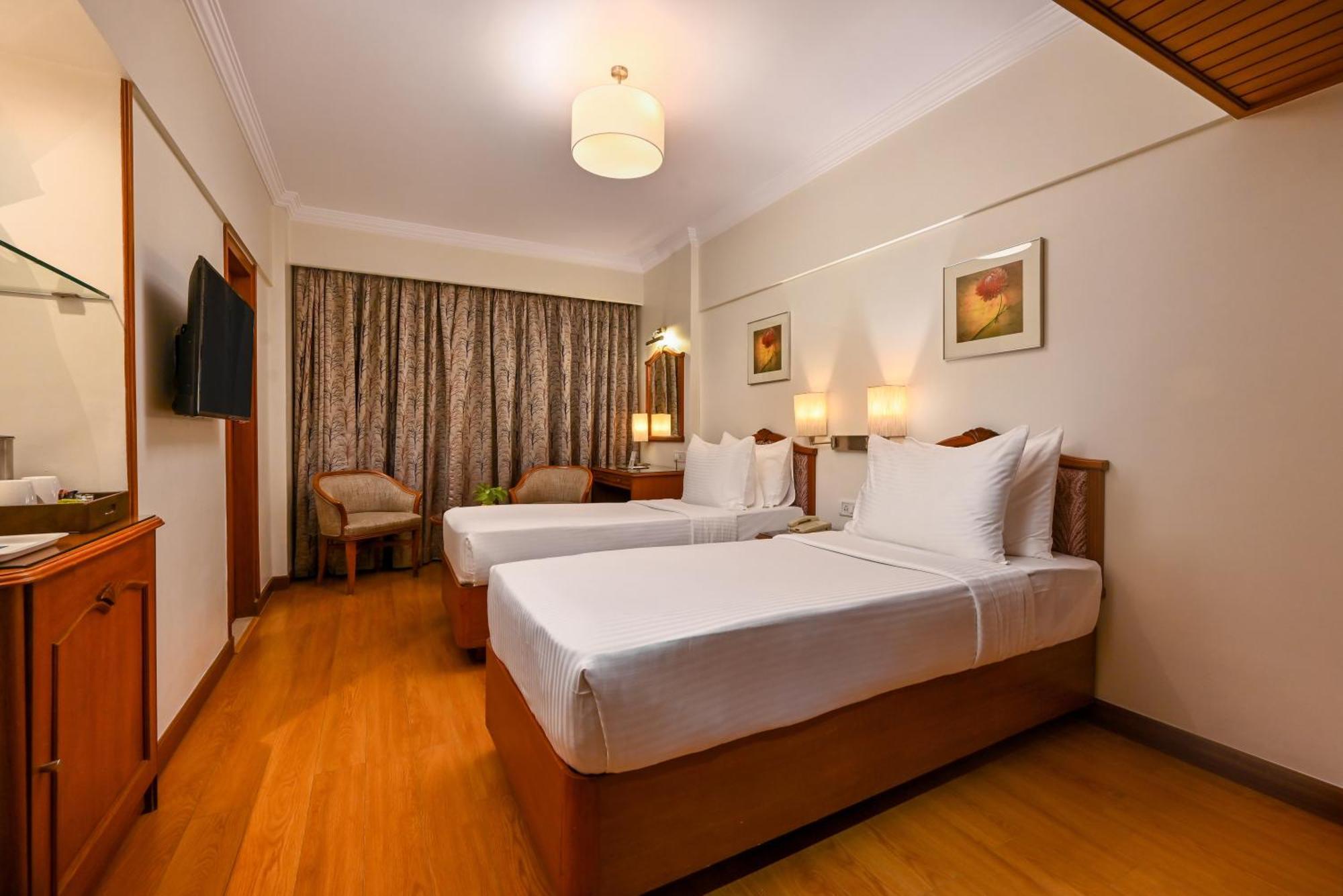 Hotel Fariyas , Colaba 4*
