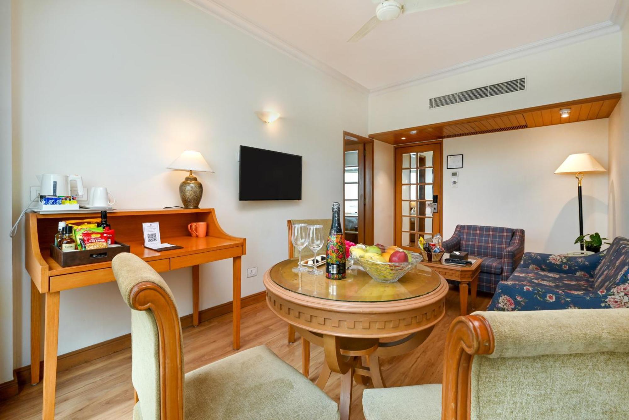 Fariyas , Colaba Hotel