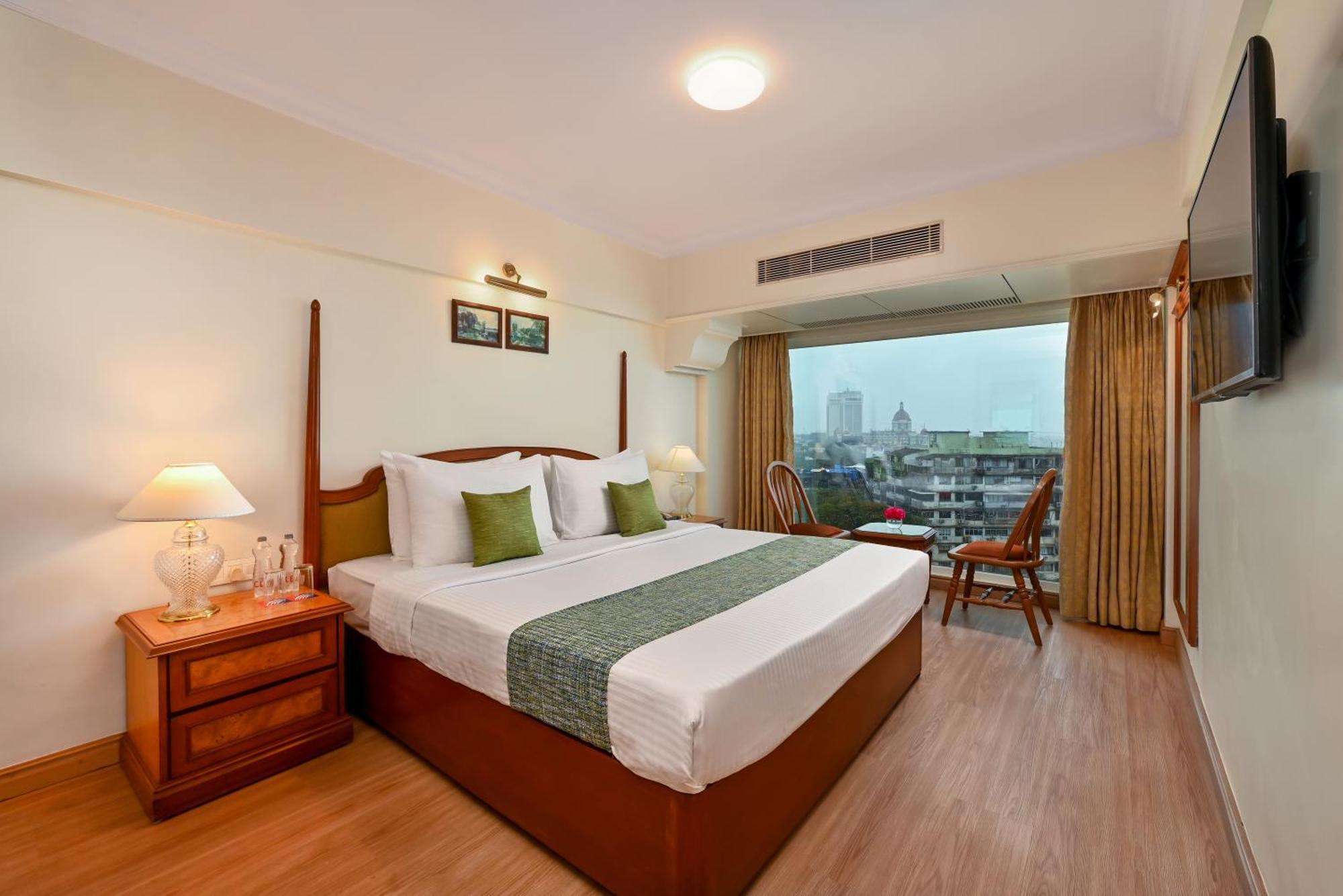 Fariyas , Colaba