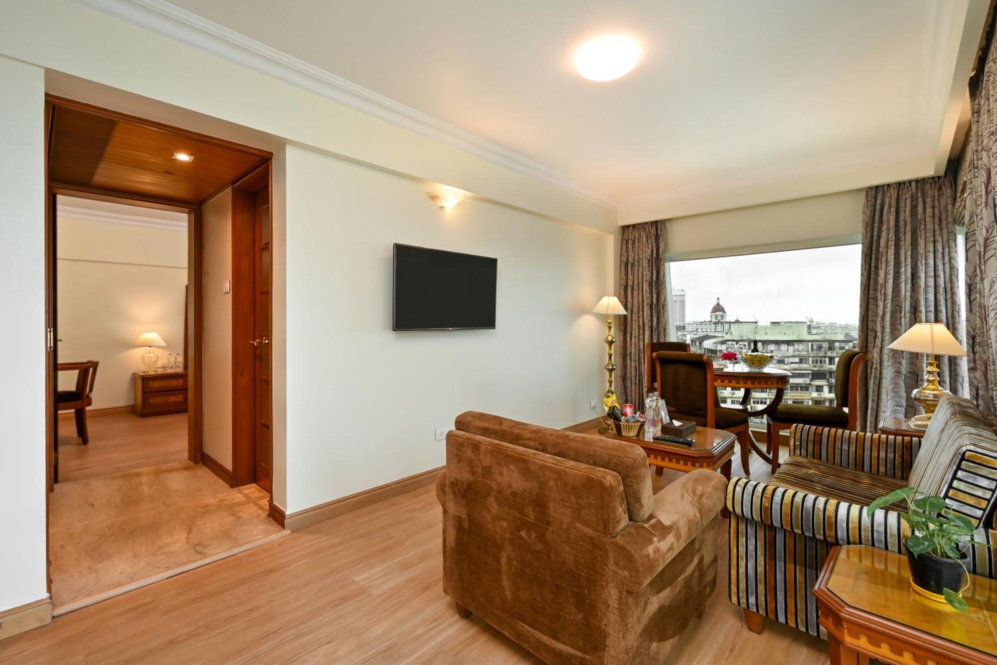Fariyas , Colaba