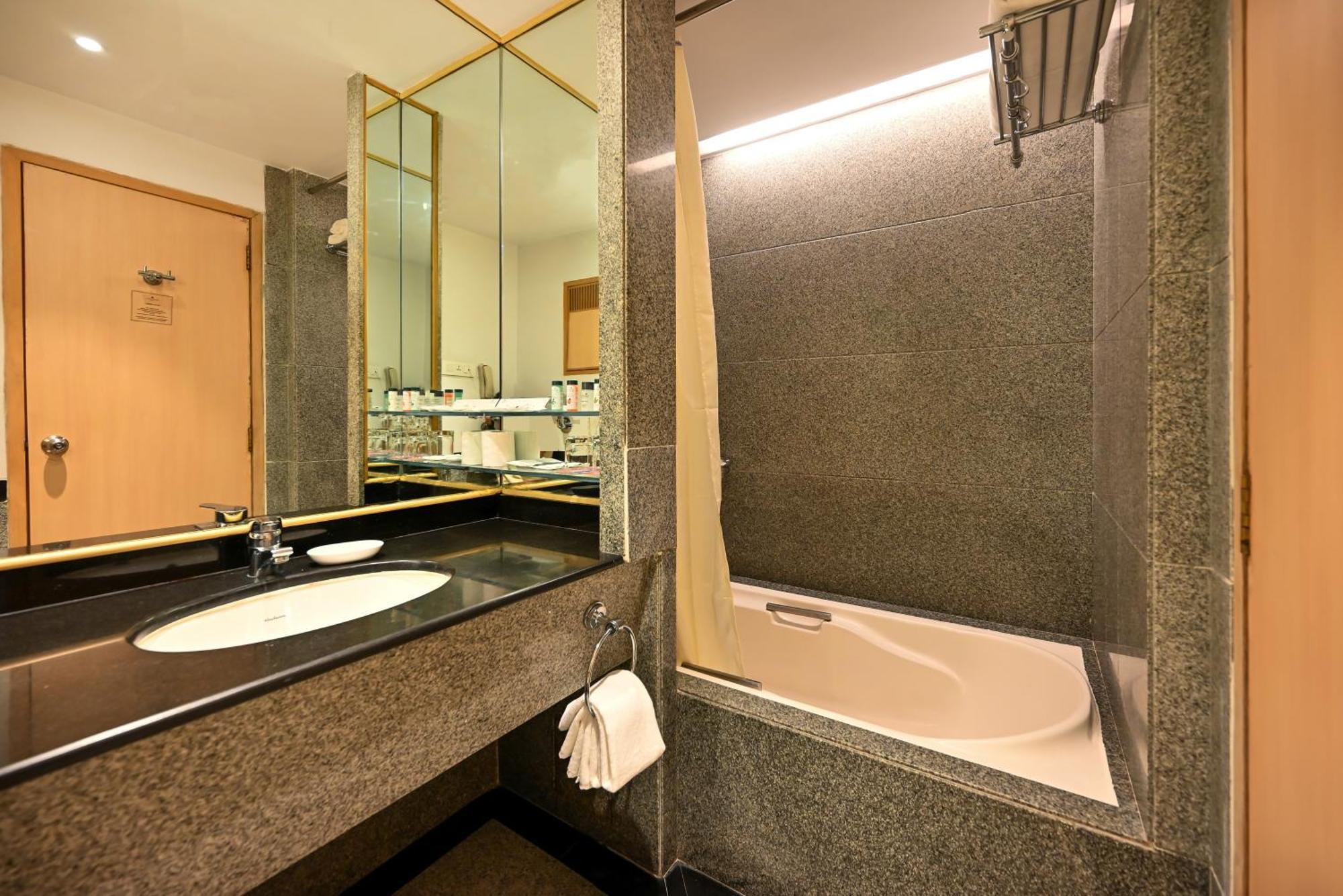 Hotel Fariyas , Colaba