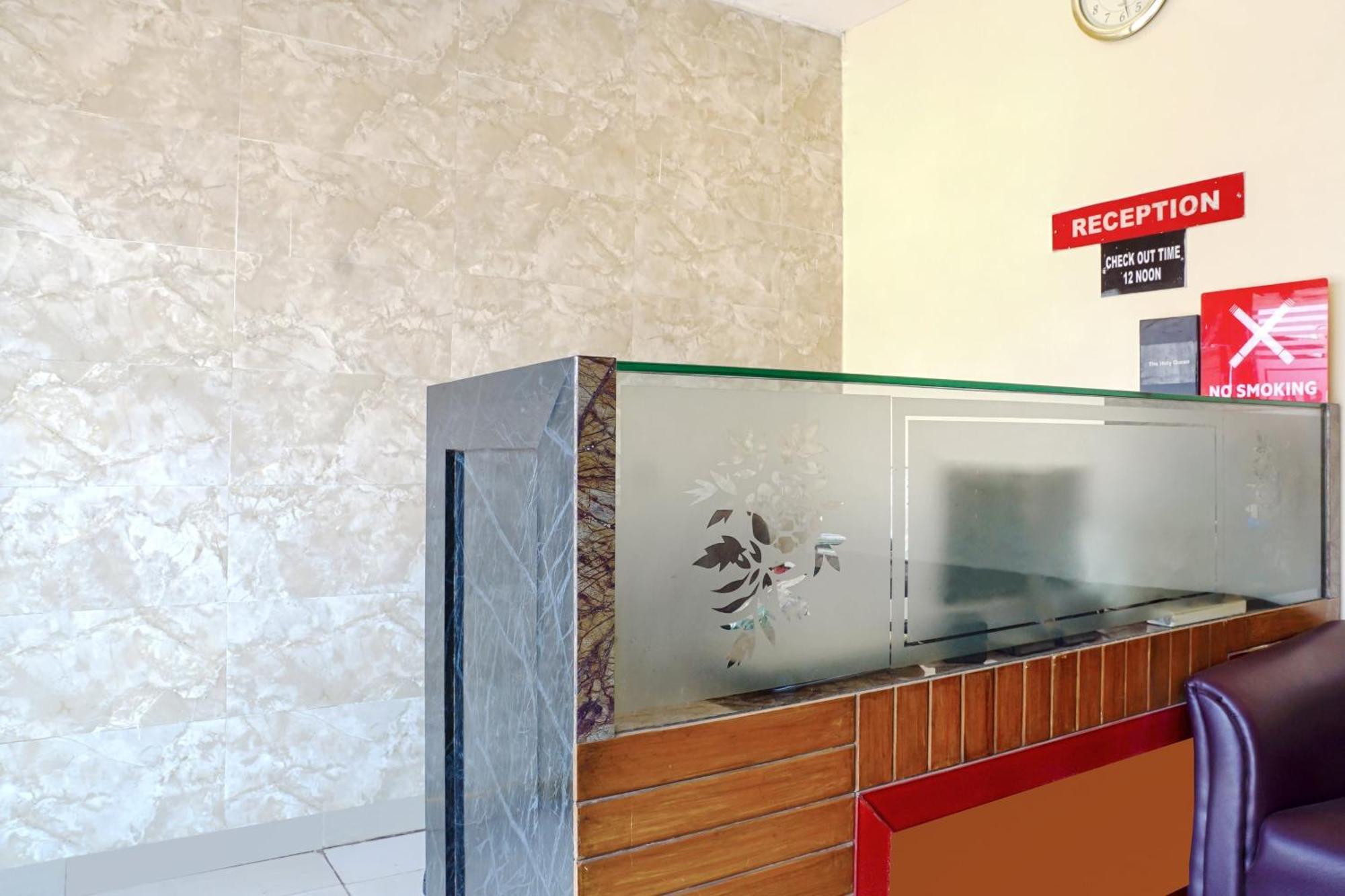 Hotel Oyo Paradise Mumbai