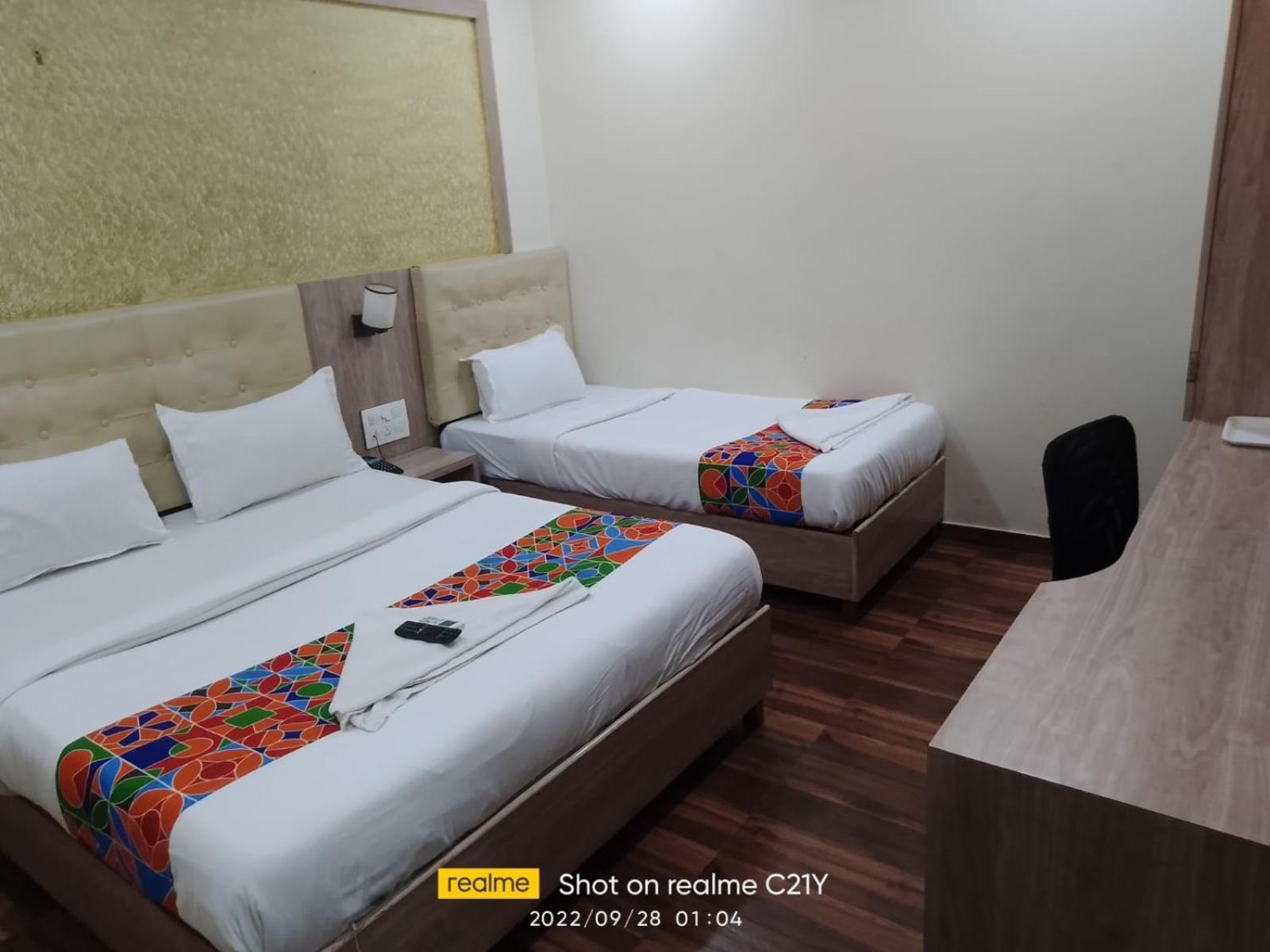 Guest house New Aksha International By Glitz Mumbai