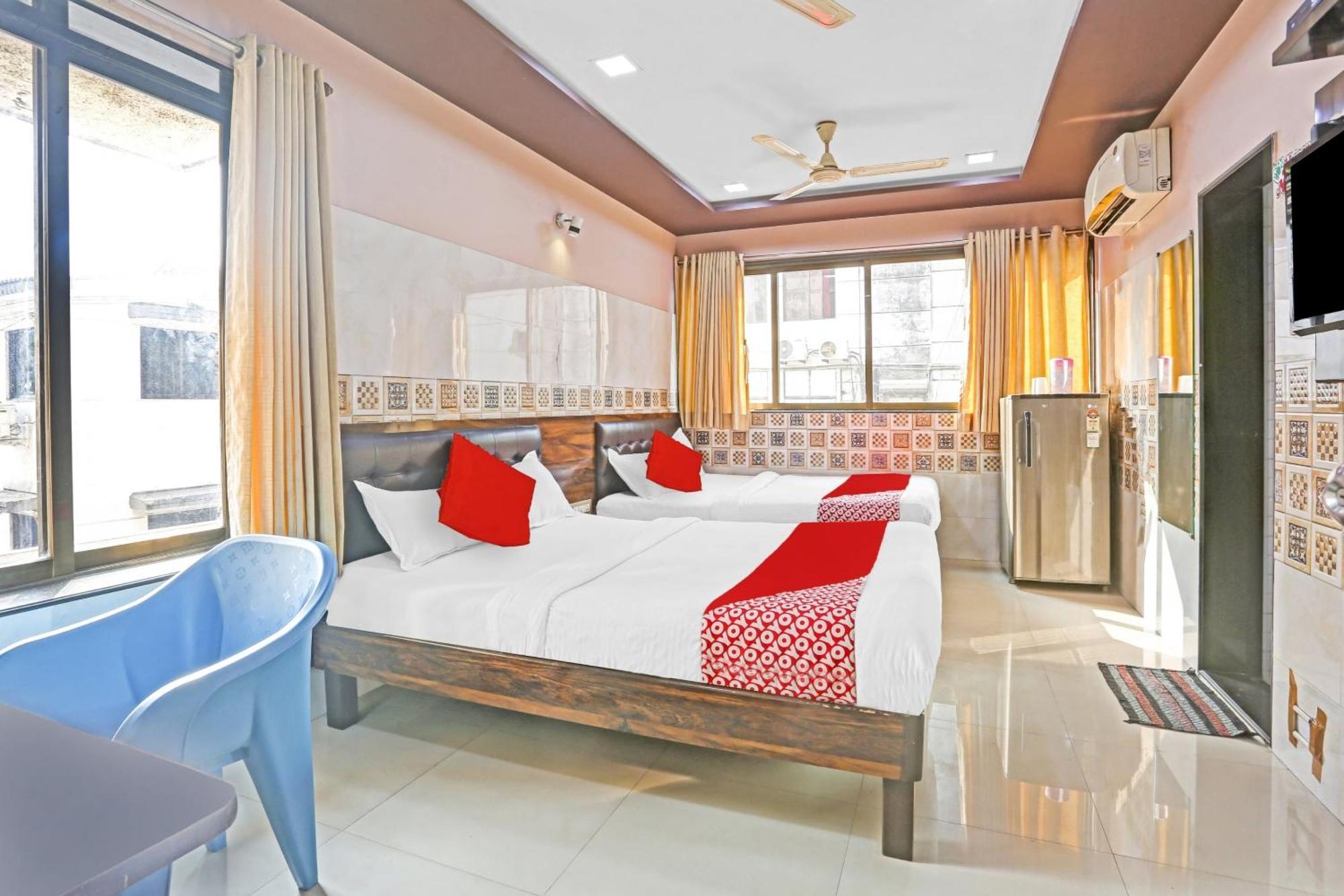 Oyo Flagship Pakeeza 4*