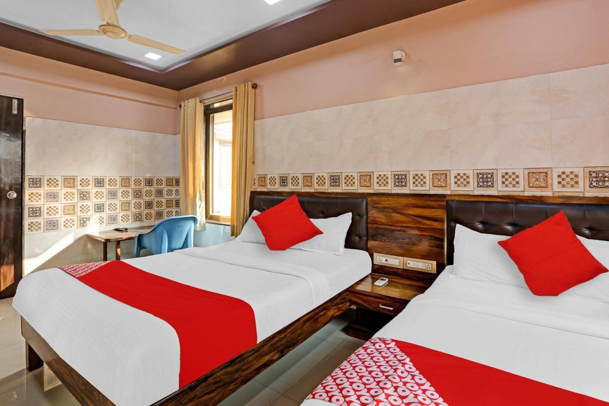 Oyo Flagship Pakeeza Hotel
