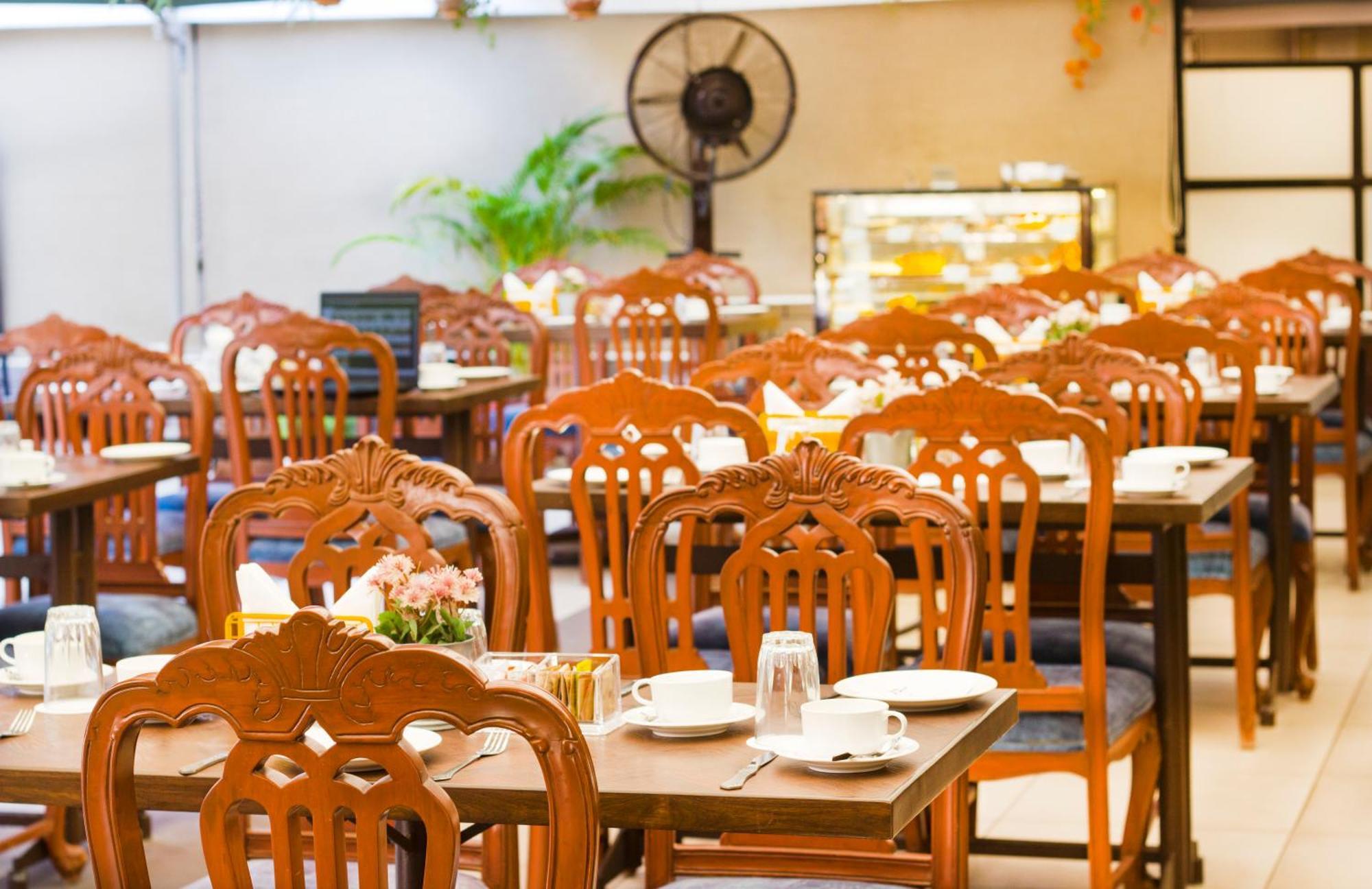 Hotel Regenta Place The Emerald Mumbai