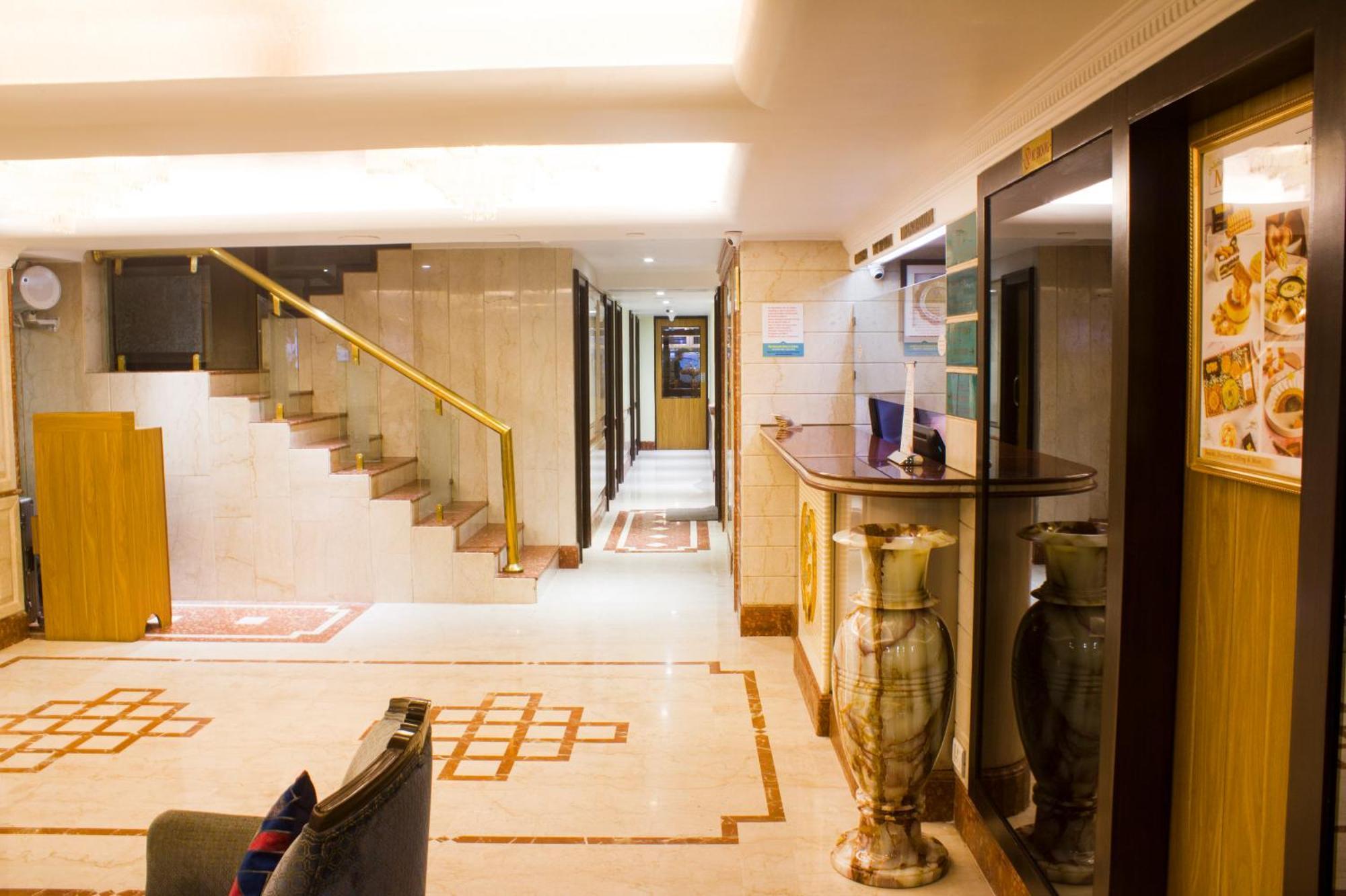 Hotel Regenta Place The Emerald 4*
