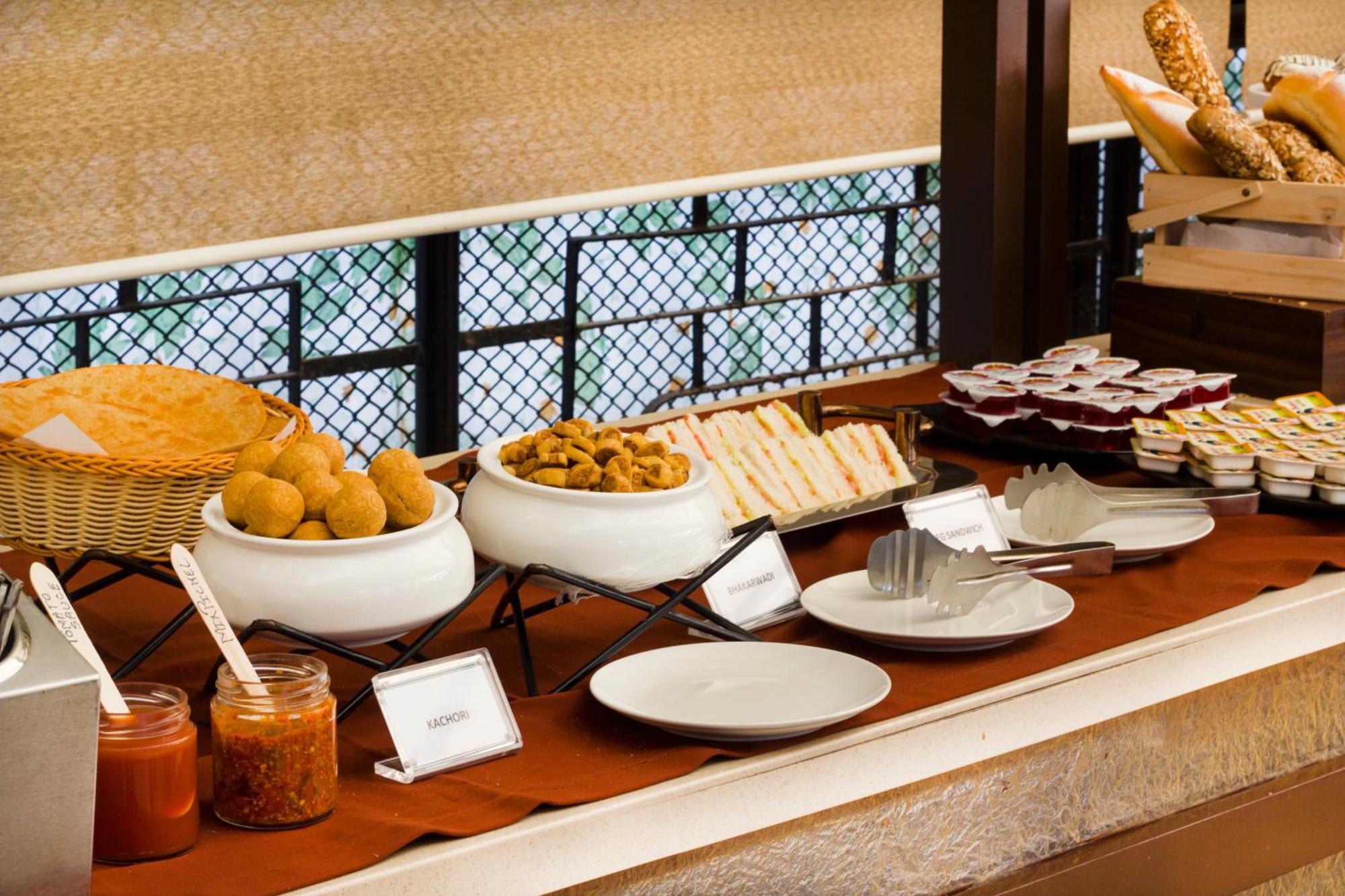 Hotel Regenta Place The Emerald Mumbai