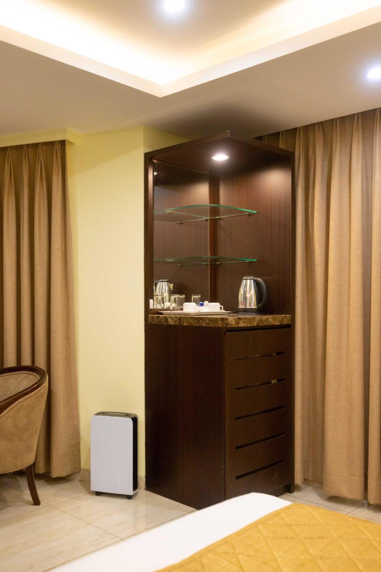 Hotel Godwin - Colaba Mumbai