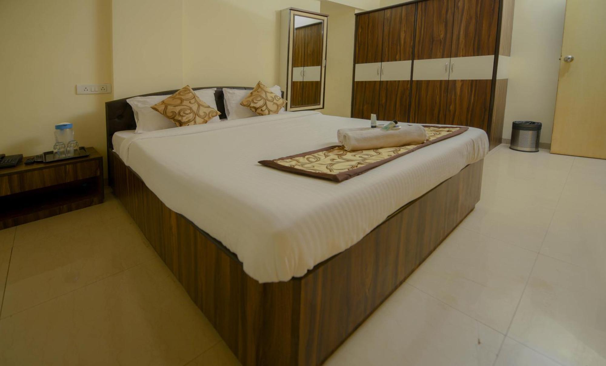 Lalsai Residency Andheri 3*