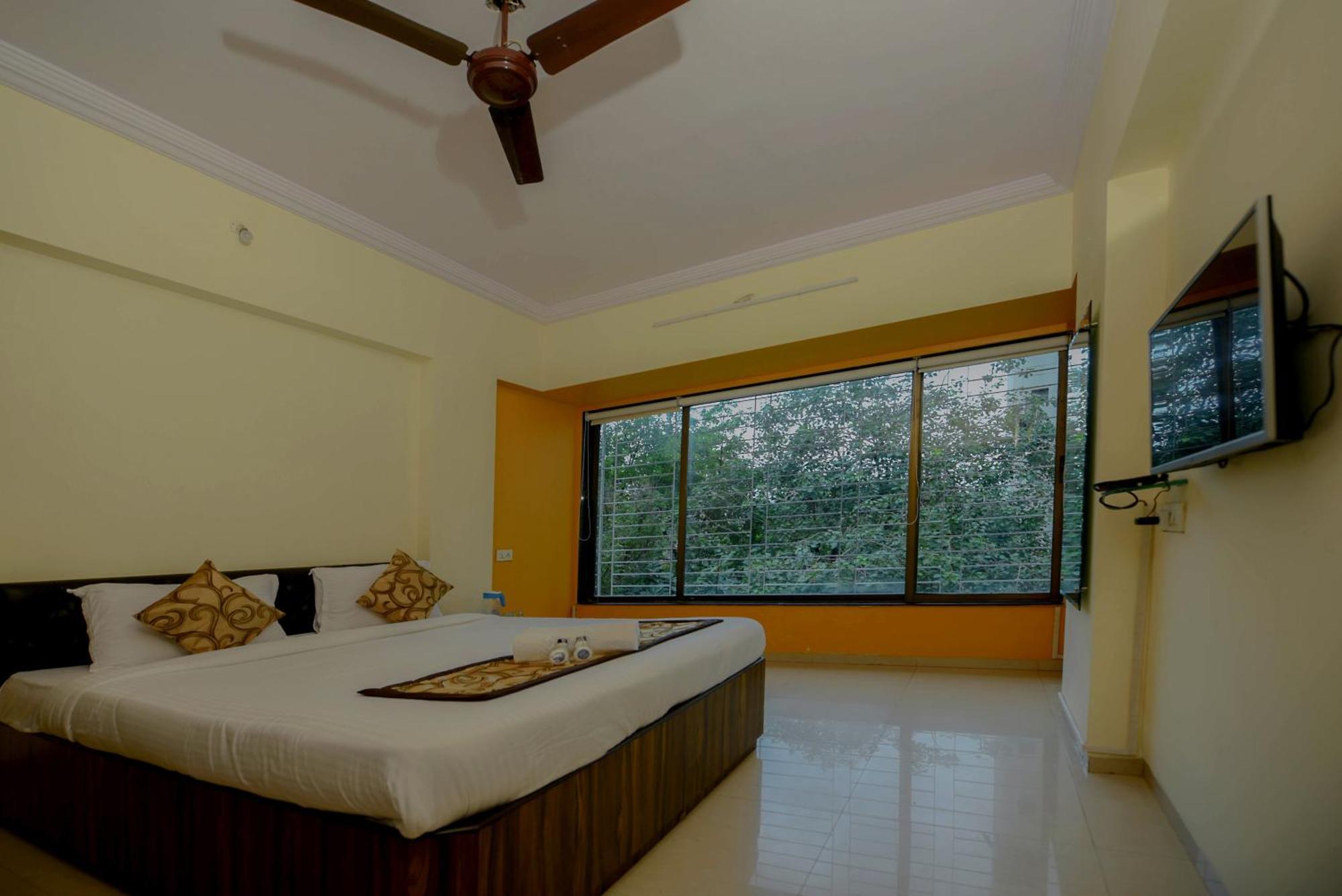 Hotel Lalsai Residency Andheri 3*