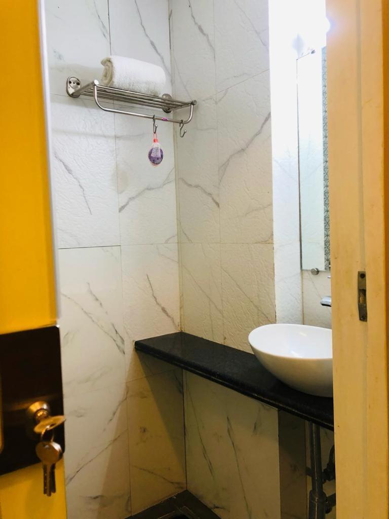 Glitz 7even Hills- Nr International Airport T2 Mumbai