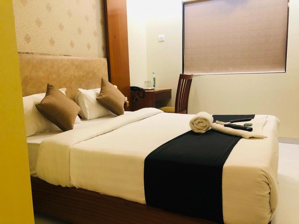 Glitz 7even Hills- Nr International Airport T2 *