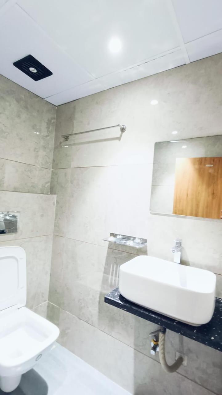 Guest house Glitz 7even Hills- Nr International Airport T2 *