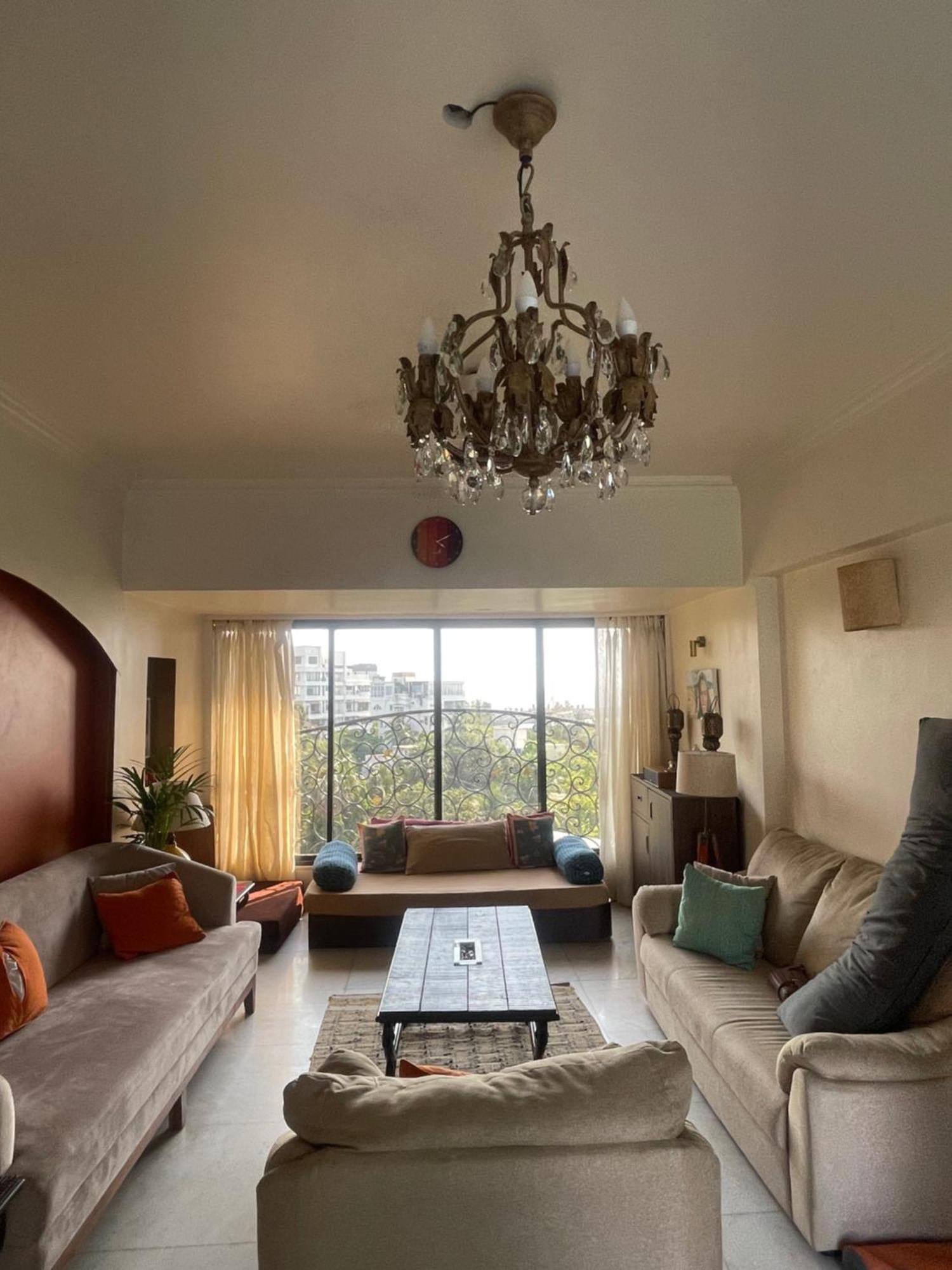 Eternal Sunshine Pod Homestay Mumbai