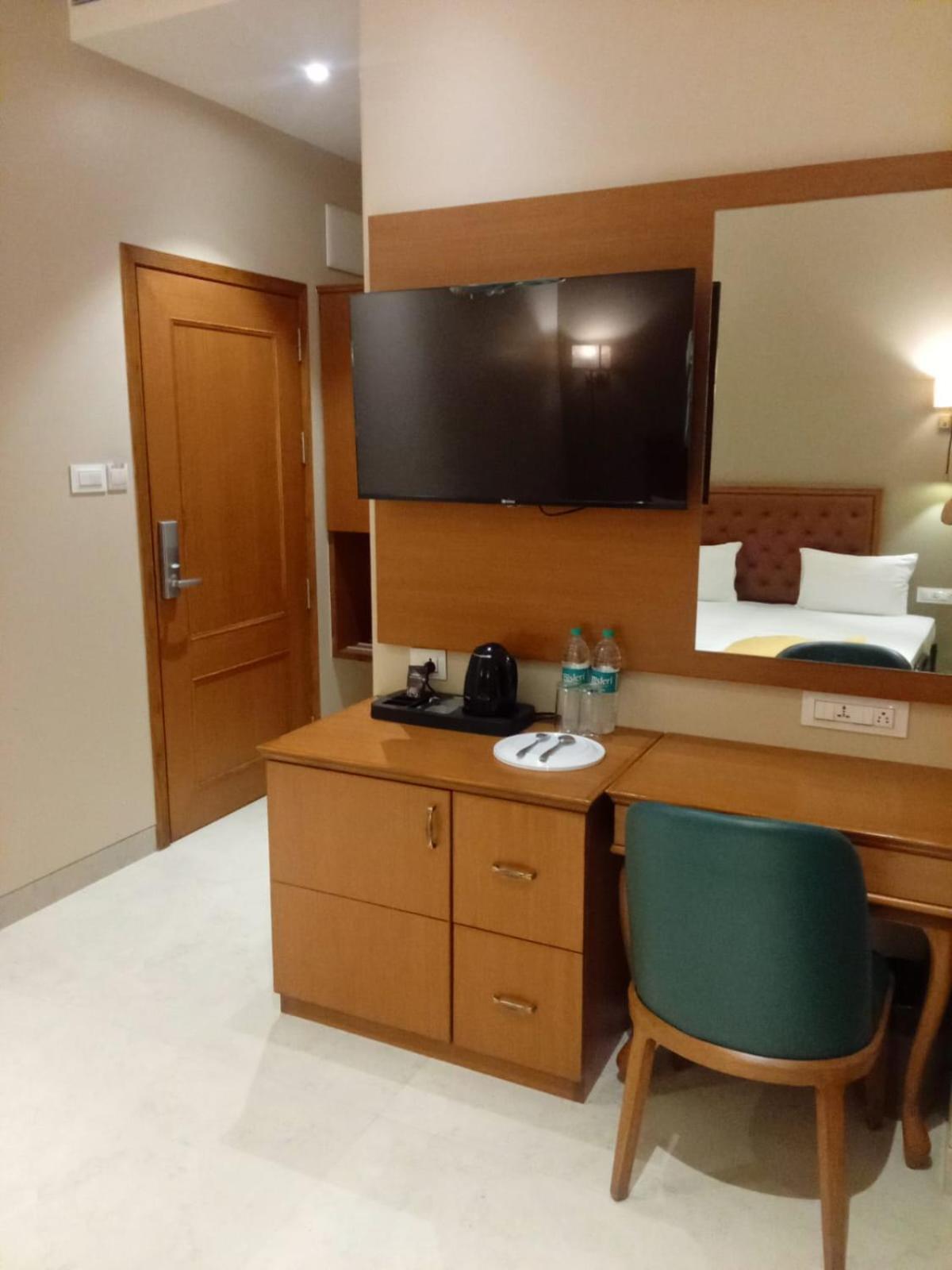 Muza Fisco 3* Mumbai