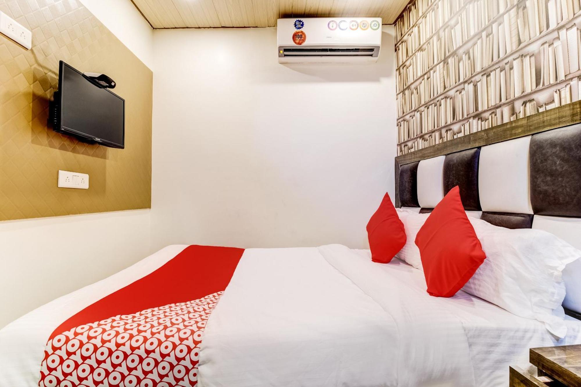 Oyo Flagship Qubic Hotel Mumbai