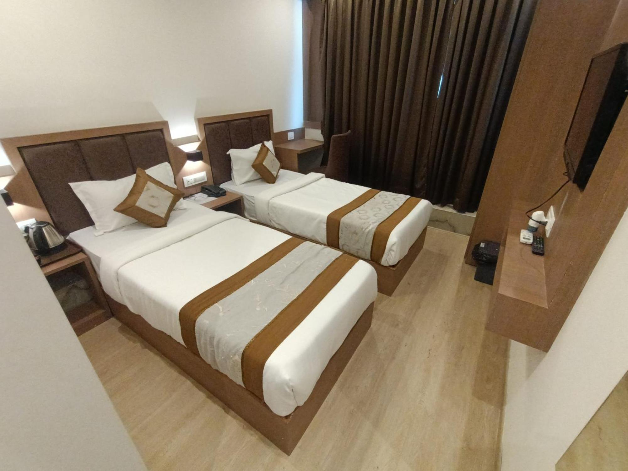 Beverly Palace Santacruz - Near Bkc - Airport T1 3*