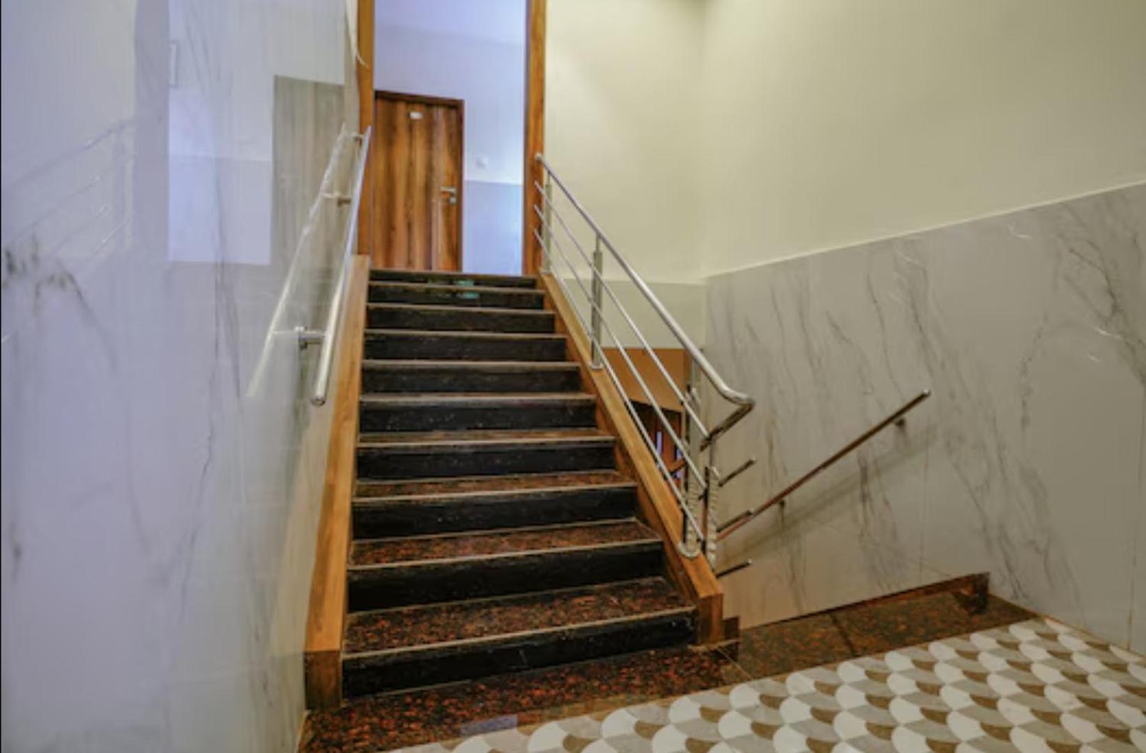 Moon Lite Residency - Marve Road Malad West Hotel