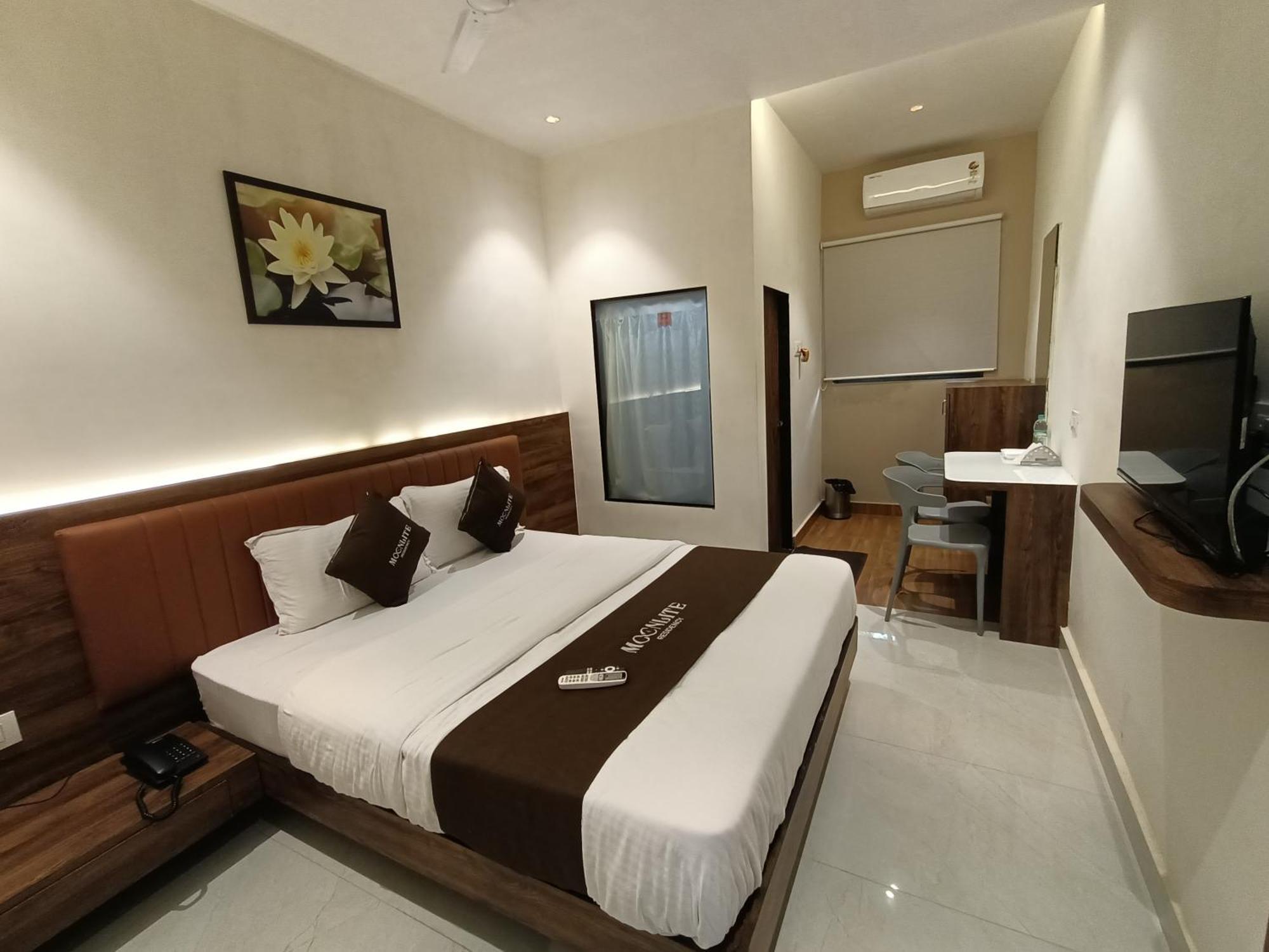 Moon Lite Residency - Marve Road Malad West Hotel 2*