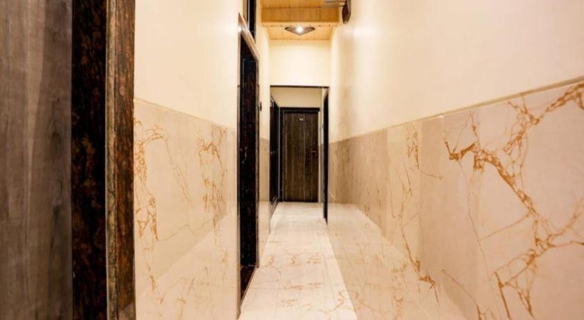 Plaza 3* Mumbai
