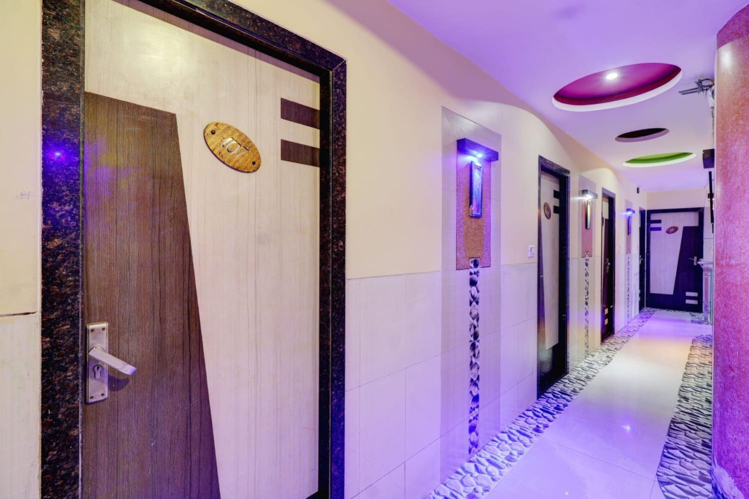 Icon International Airport Guest house *