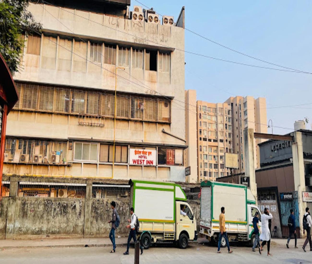 Glitz West - Nr International Airport T2 Guest house Mumbai