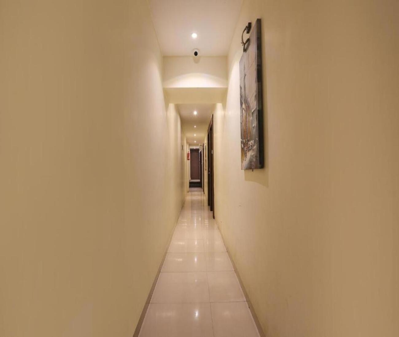 Glitz West - Nr International Airport T2 Guest house Mumbai