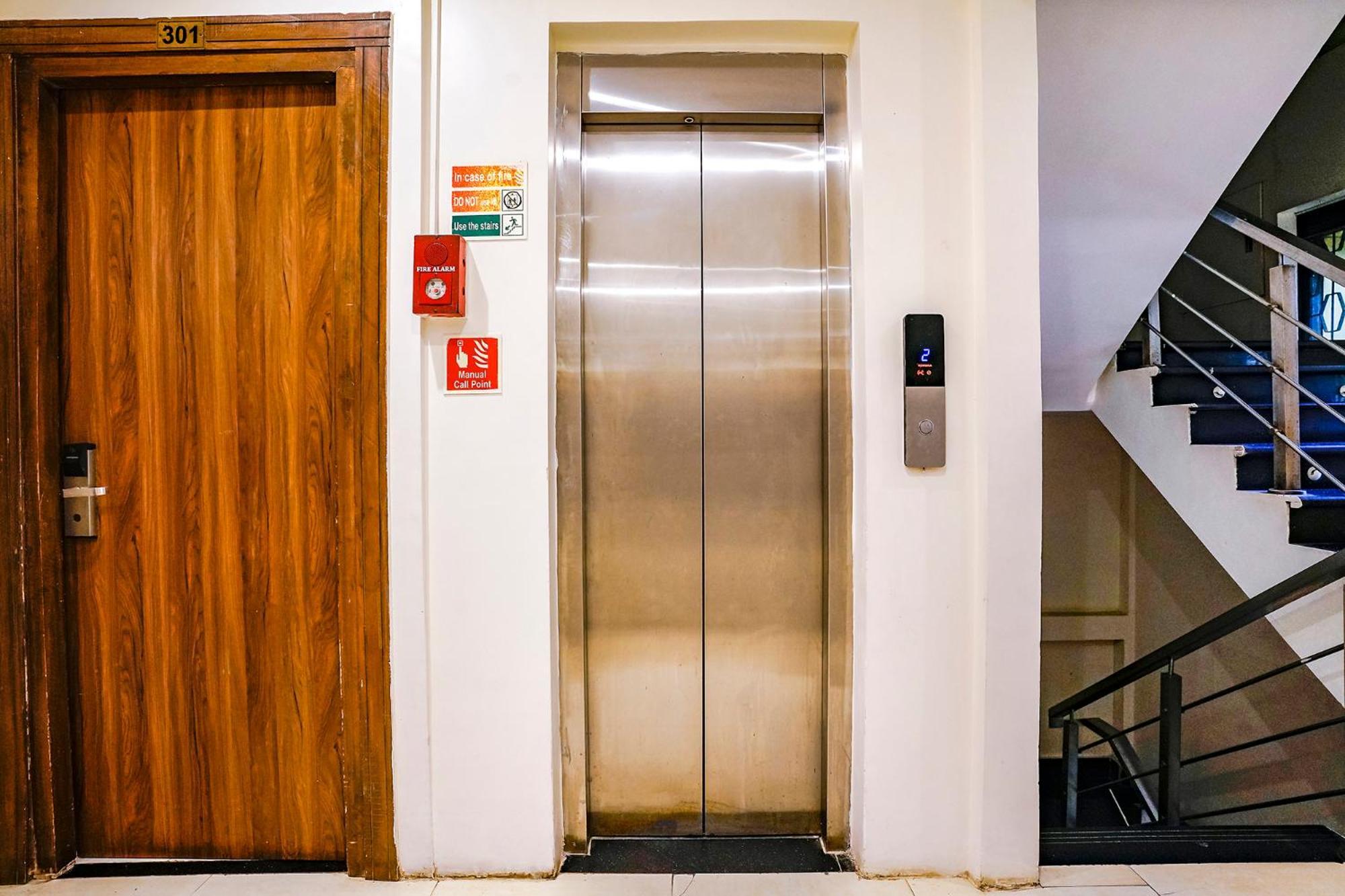Fabhotel Amber Palace - Nr & Csmt Station Hotel