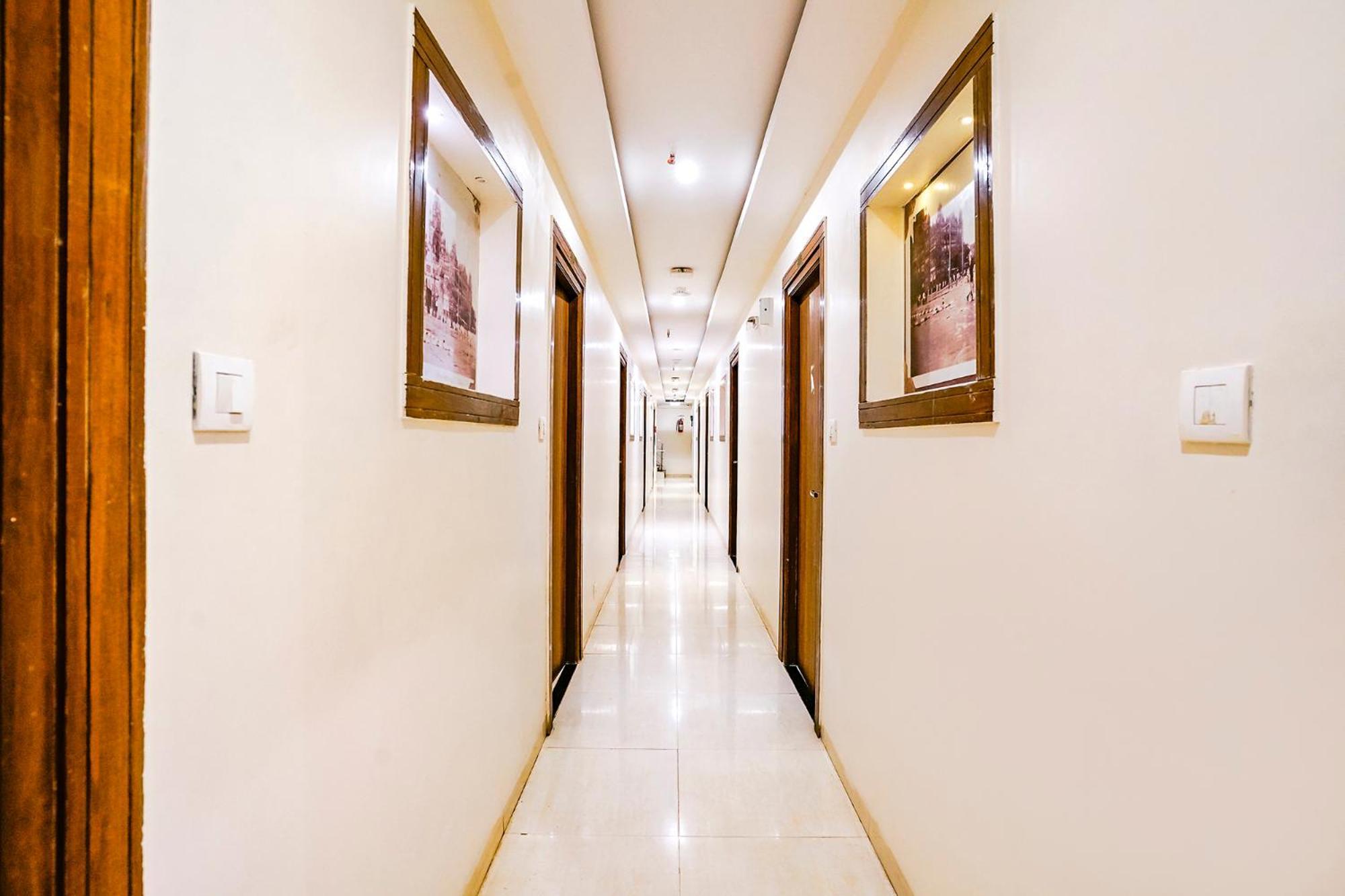 Fabhotel Amber Palace - Nr & Csmt Station