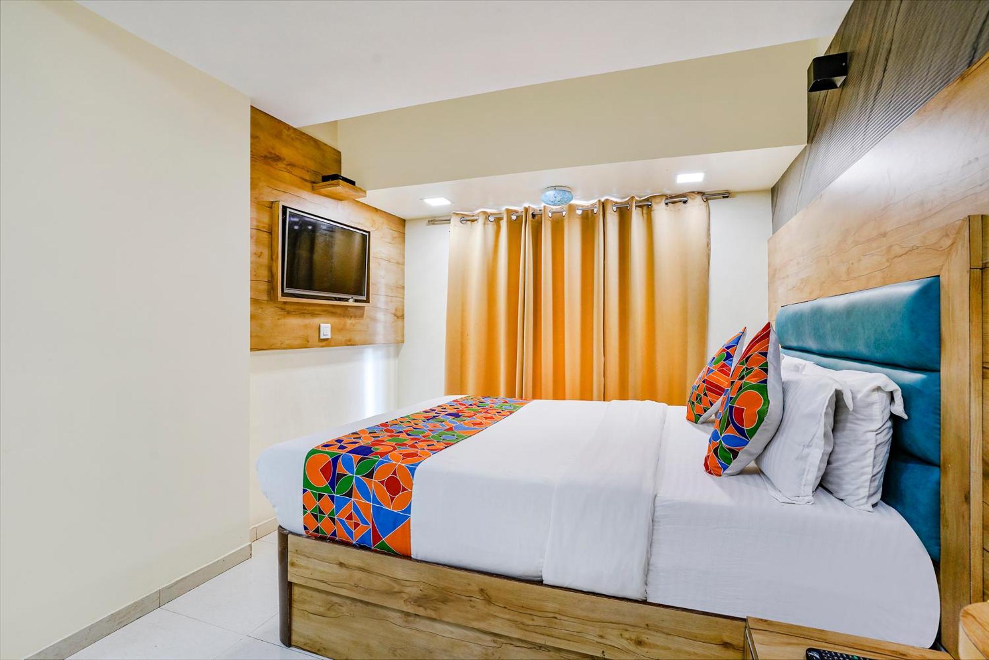 Hotel Fabexpress Amber Corp - Nr Nesco Exhibition Center