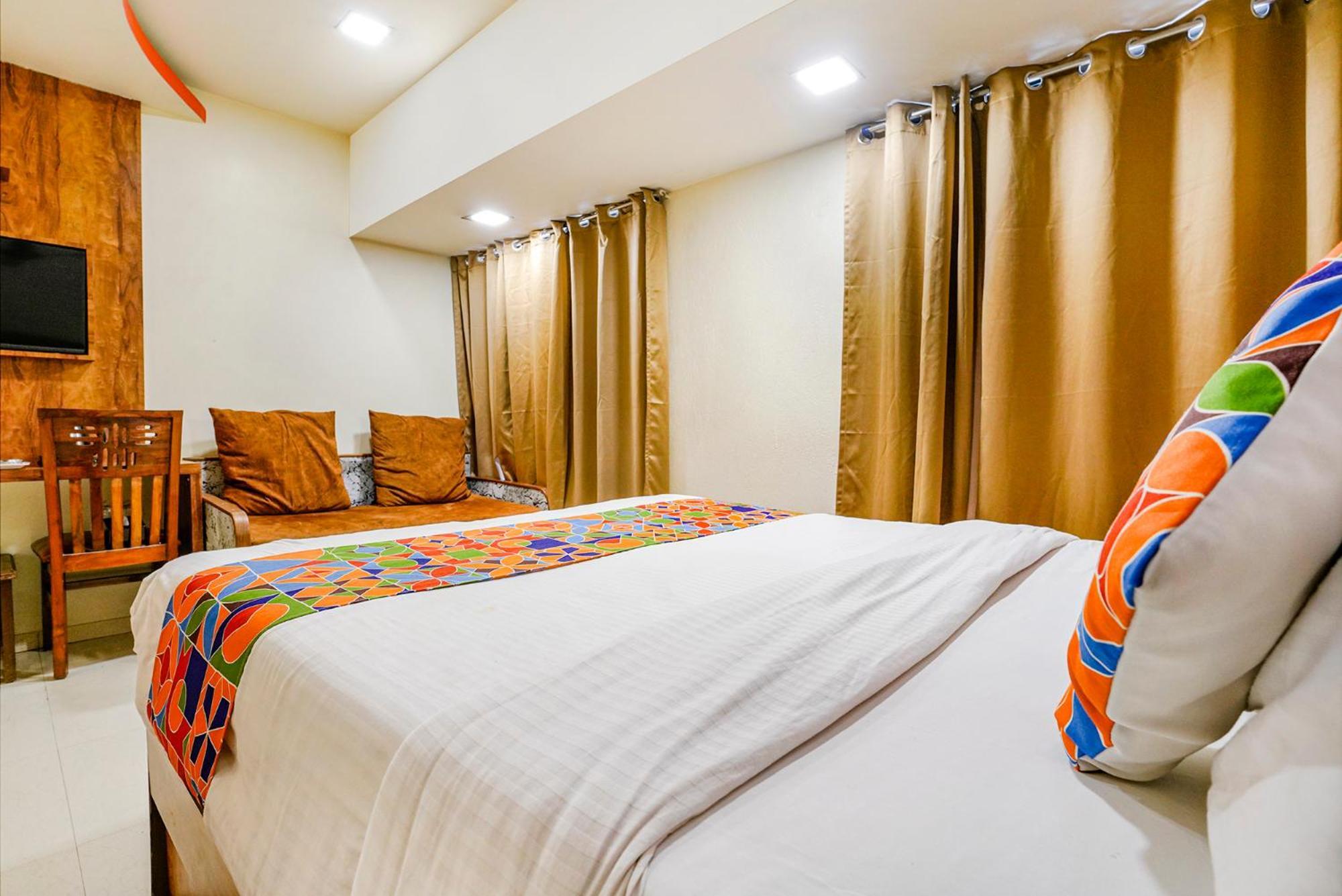 Fabexpress Amber Corp - Nr Nesco Exhibition Center Hotel