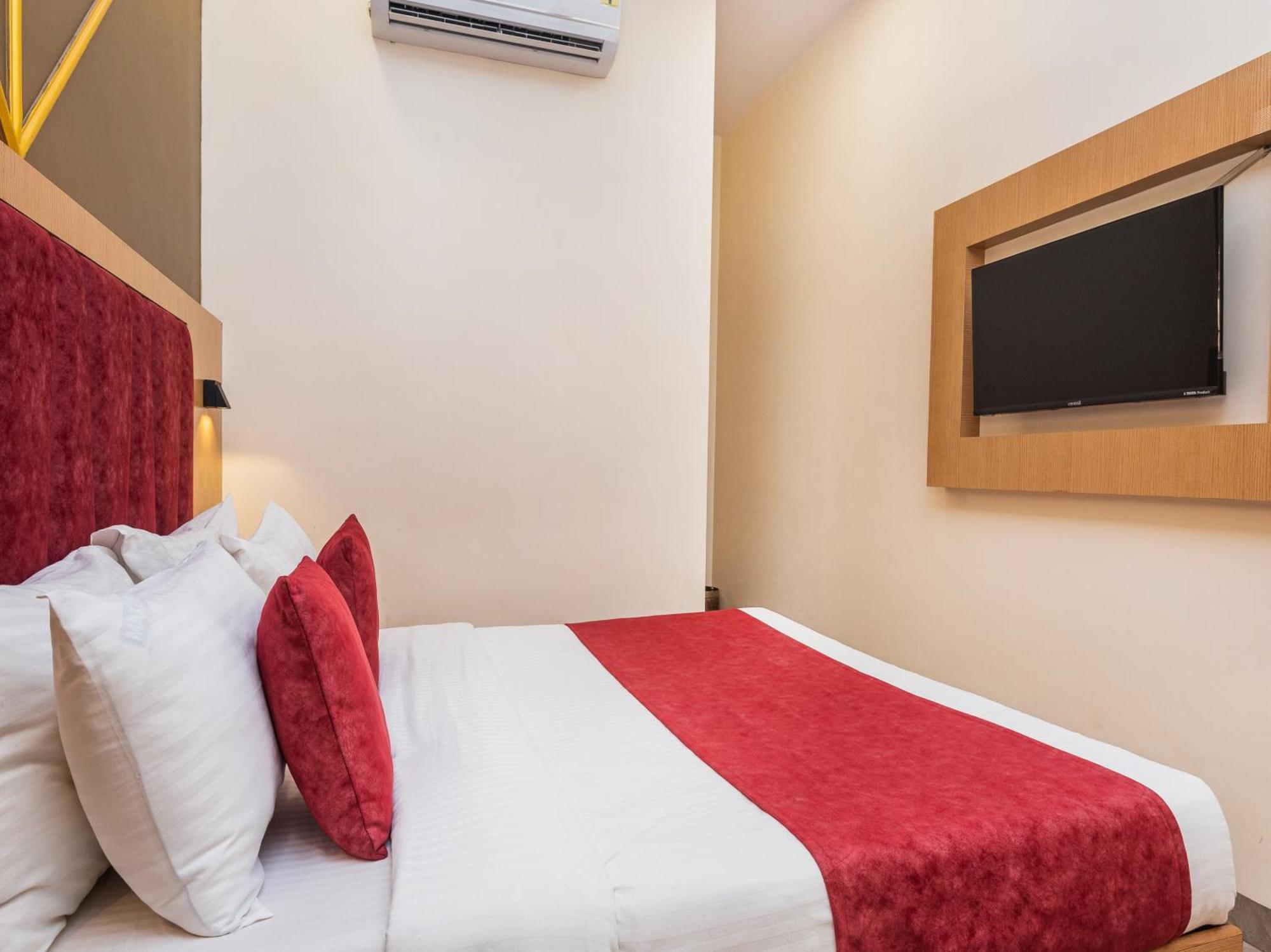 Priceless Exhibition Centre Goregaon West Hotel 2*