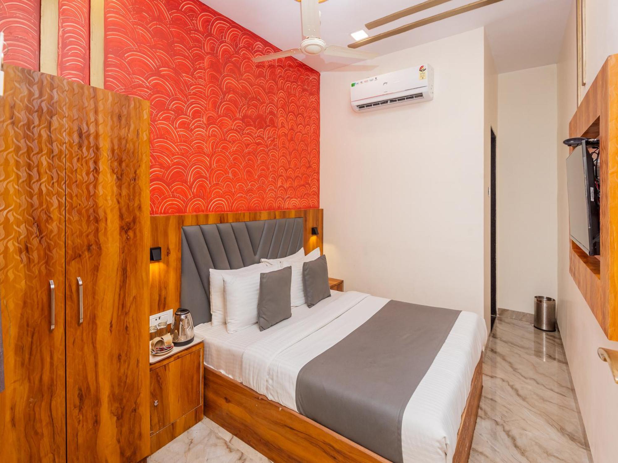 Priceless Exhibition Centre Goregaon West 2* Mumbai