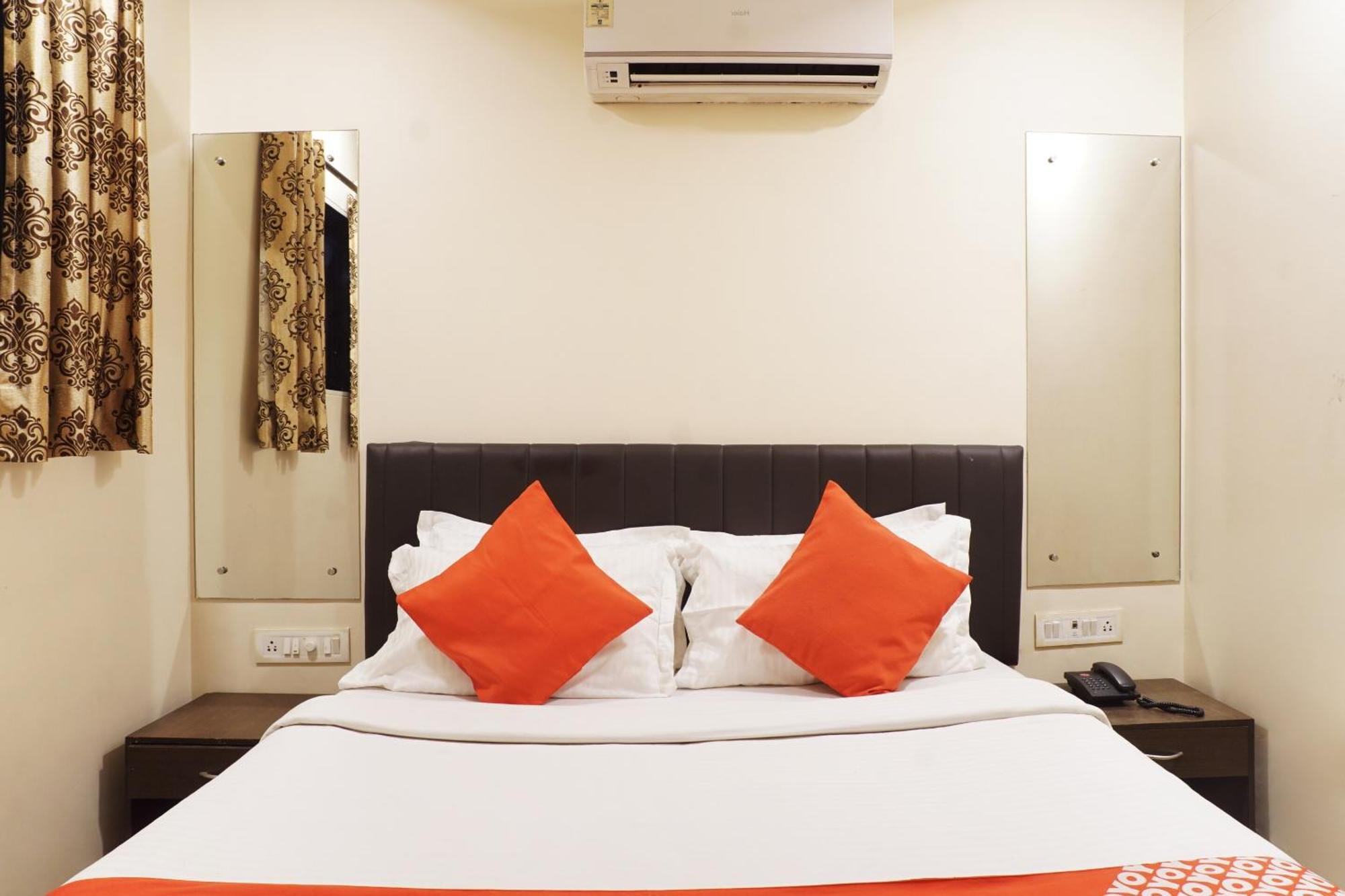 Hotel Oyo Paradise 4*
