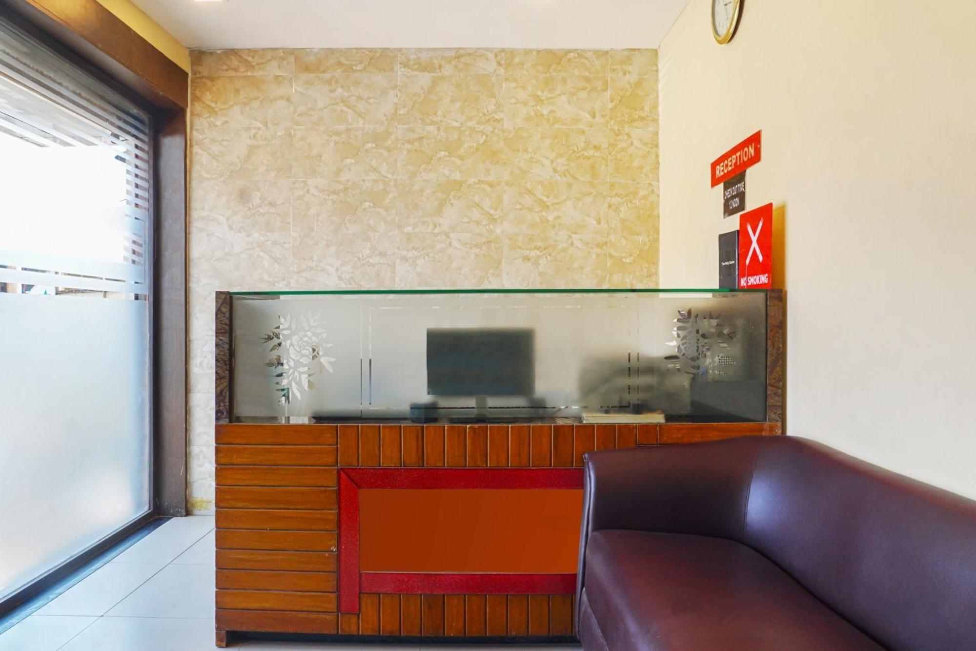Hotel Oyo Paradise Mumbai