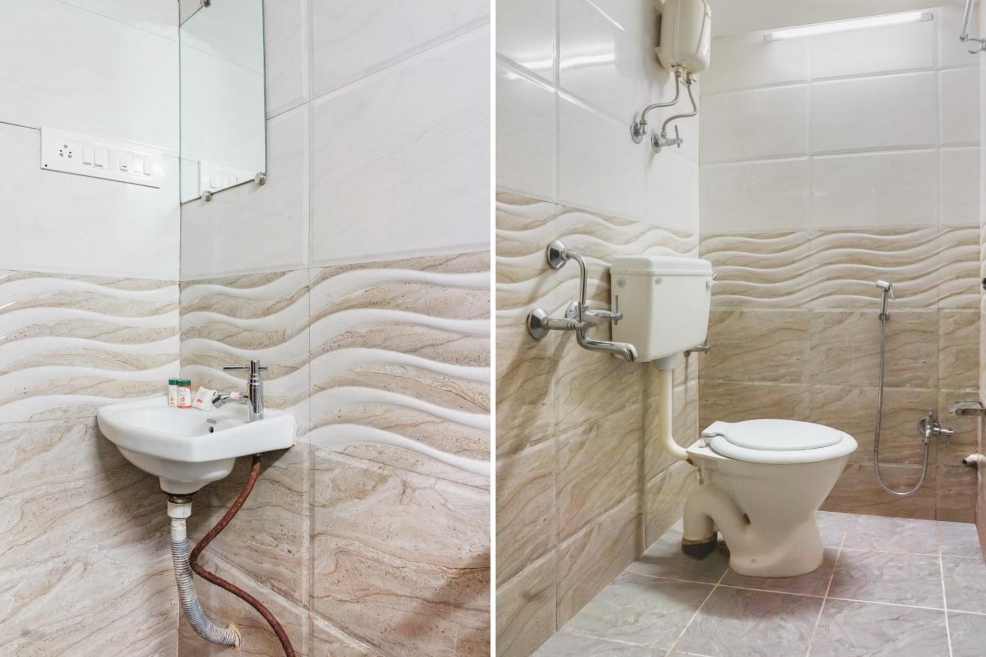 Oyo Paradise Hotel 4*