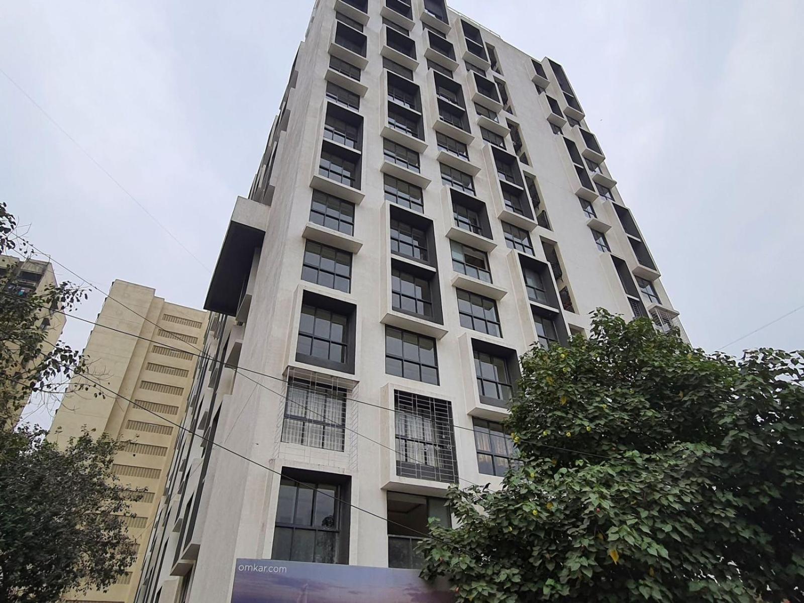 2bhk Service In Bkc By Florastays