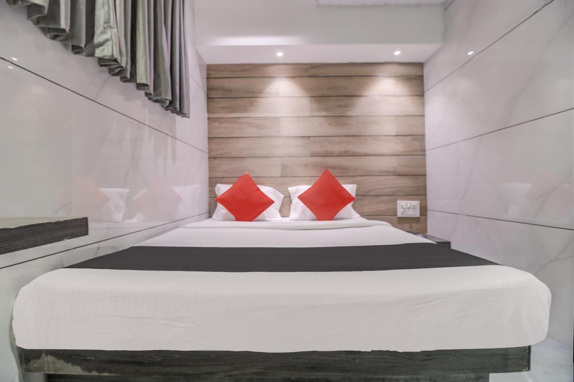 Spring Residency Hotel 3*