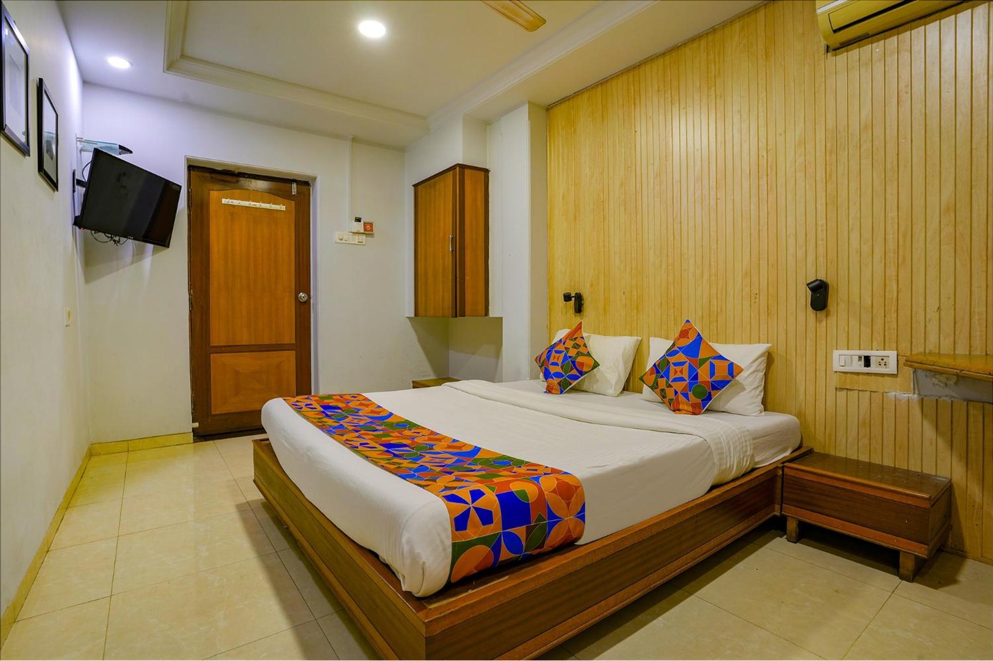 Fabexpress Manas Residency Hotel