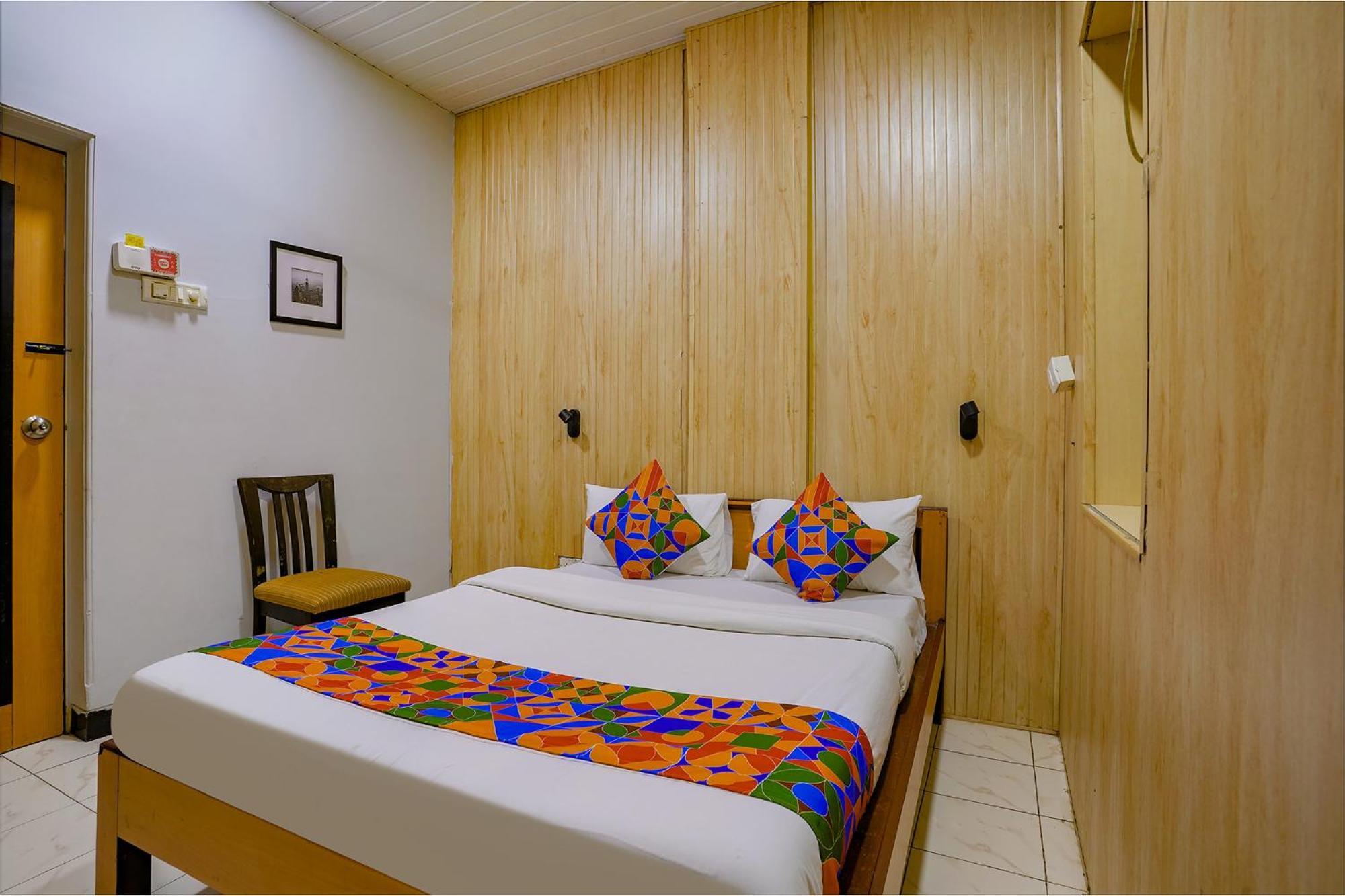 Fabexpress Manas Residency Hotel 4*
