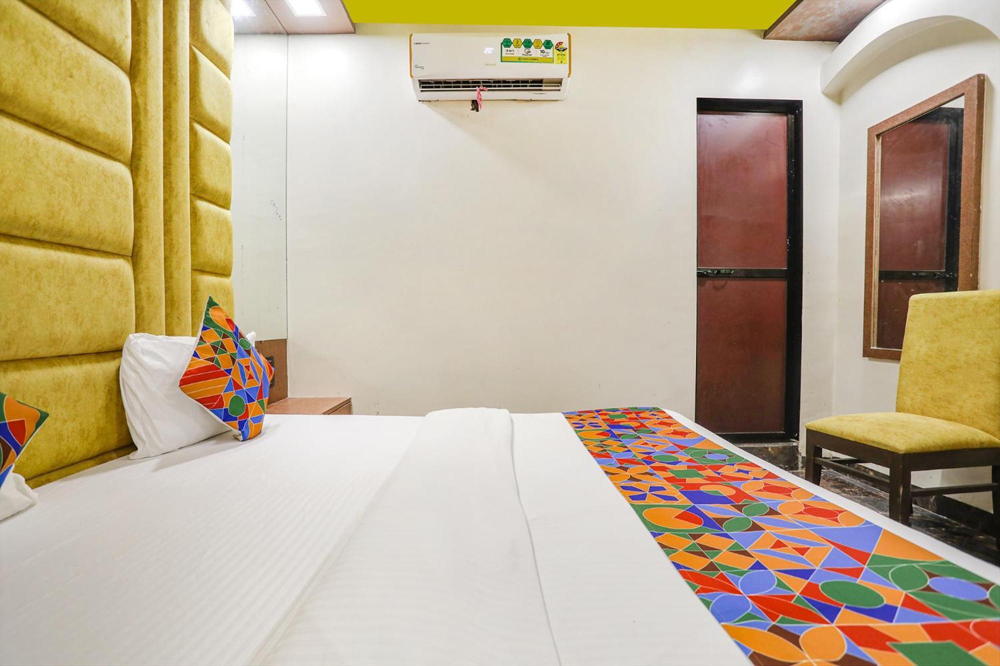 Fabexpress Versova Residency - Nr Kokilaben Hospital Mumbai