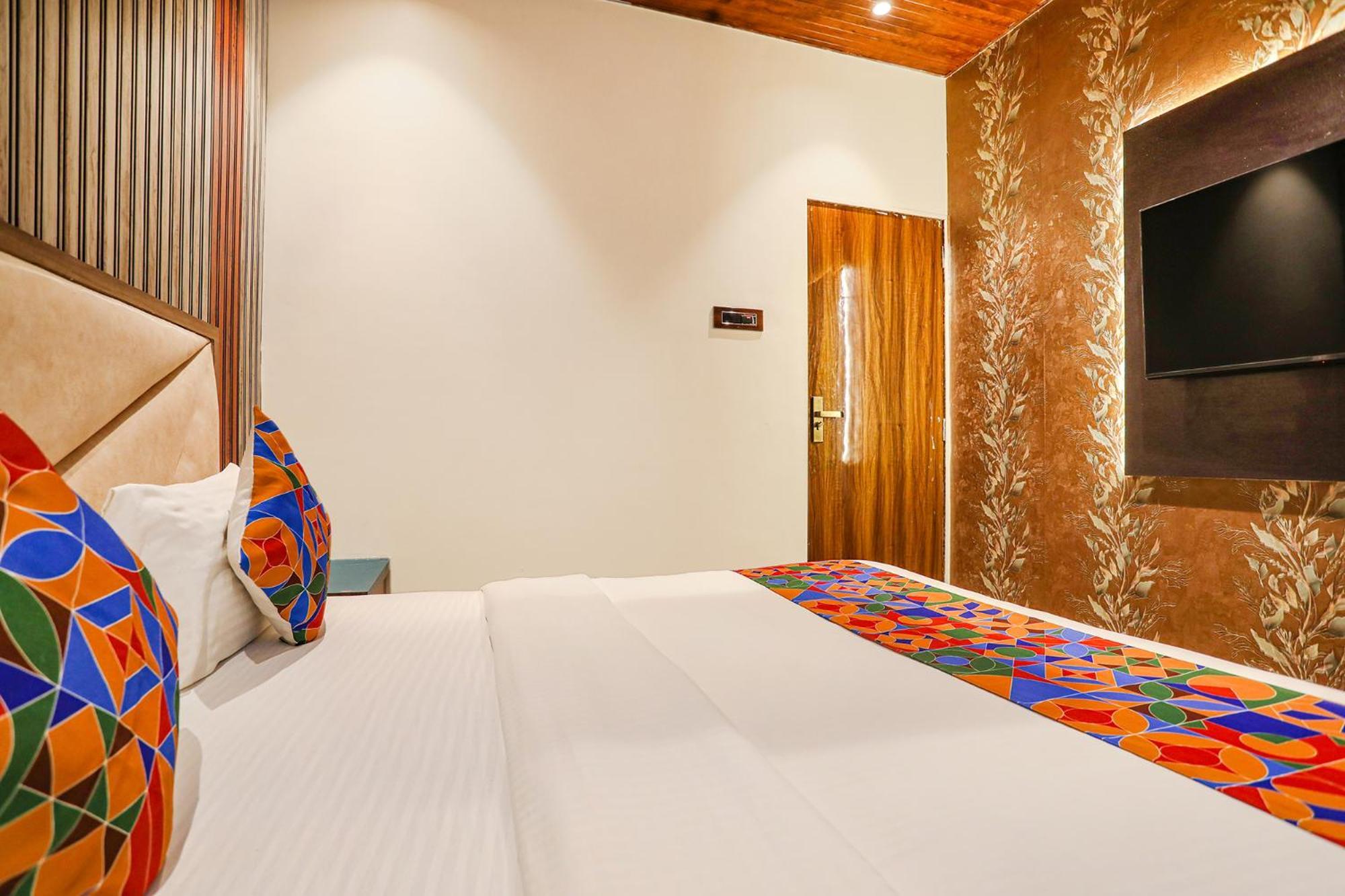Fabexpress Versova Residency - Nr Kokilaben Hospital Hotel Mumbai