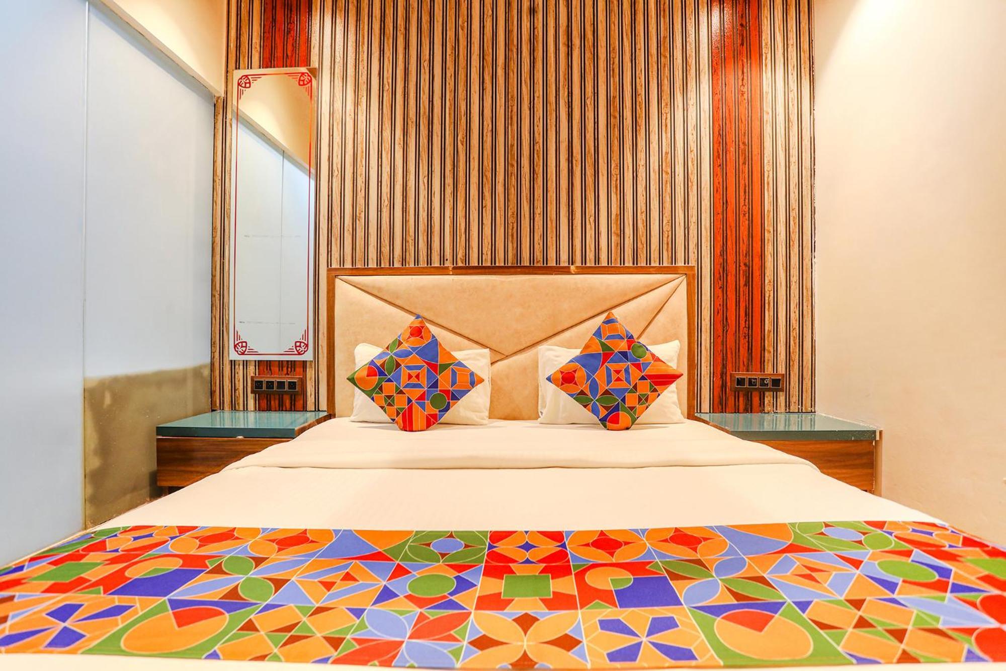 Fabexpress Versova Residency - Nr Kokilaben Hospital Mumbai
