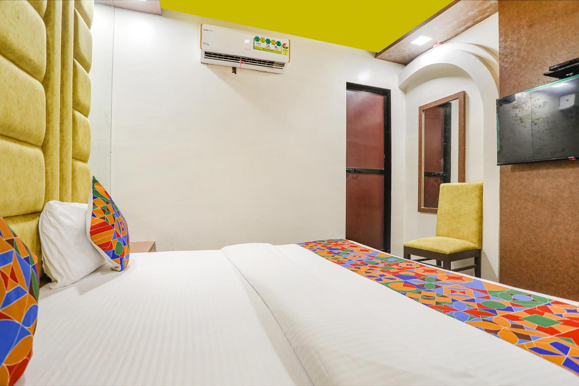 Fabexpress Versova Residency - Nr Kokilaben Hospital Mumbai